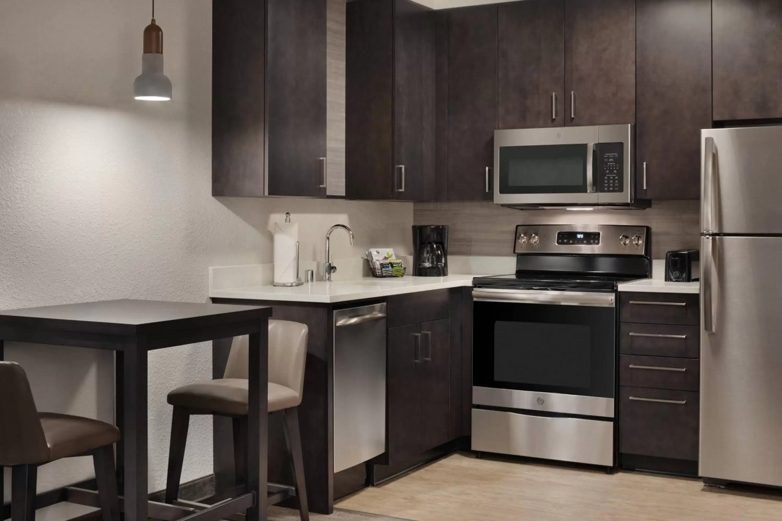 Kitchen or kitchenette, Kitchen/Kitchenette in Residence Inn by Marriott Minneapolis St. Paul/Eagan