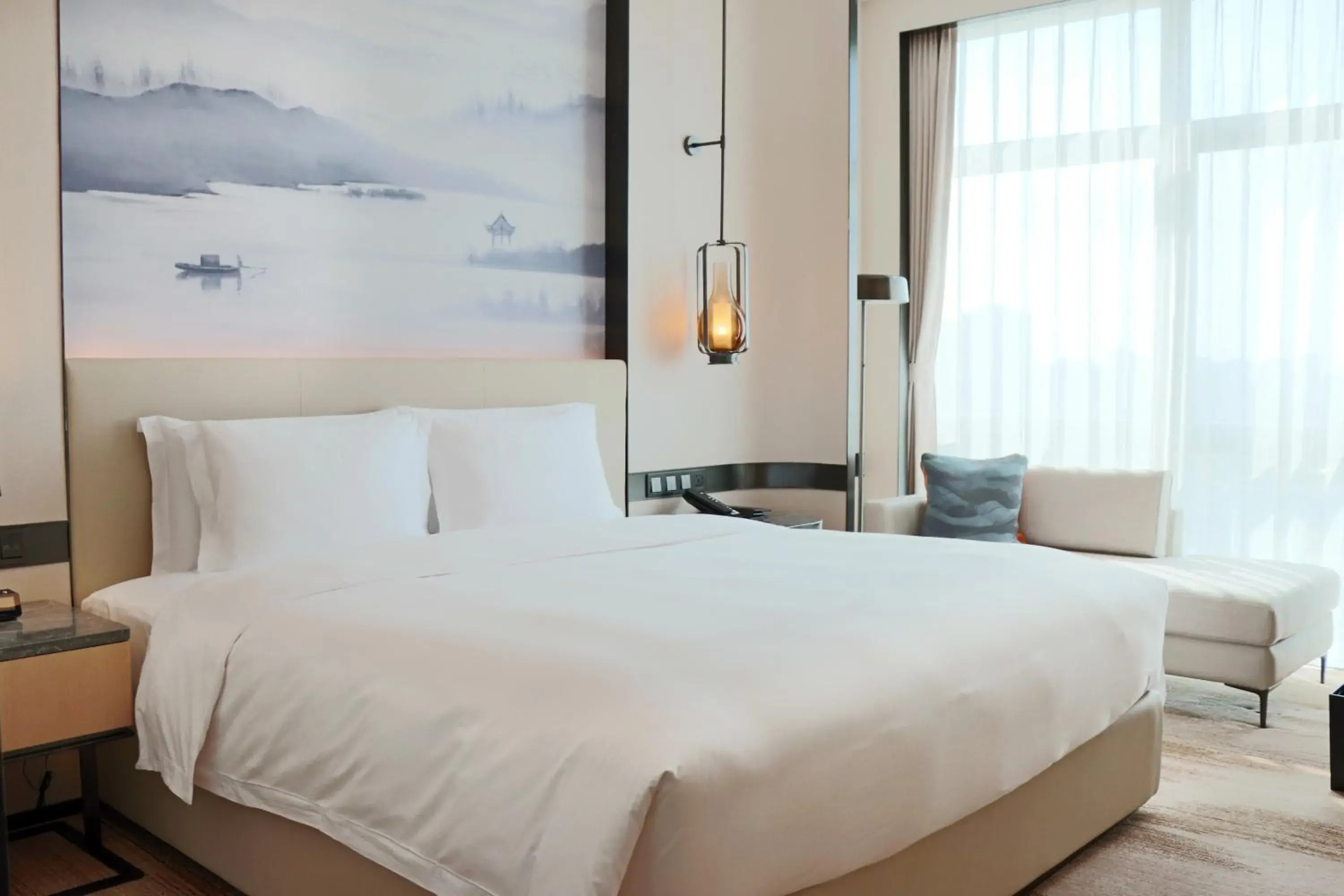 Photo of the whole room, Bed in Pullman Suzhou Taicang