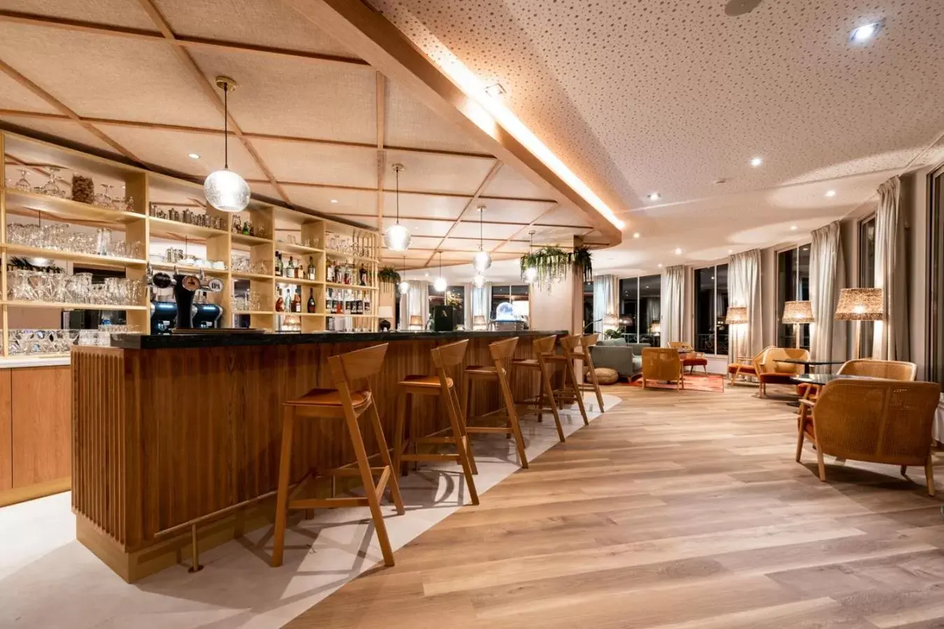 Lounge or bar, Restaurant/Places to Eat in Best Western Plus l'Orée Paris Sud