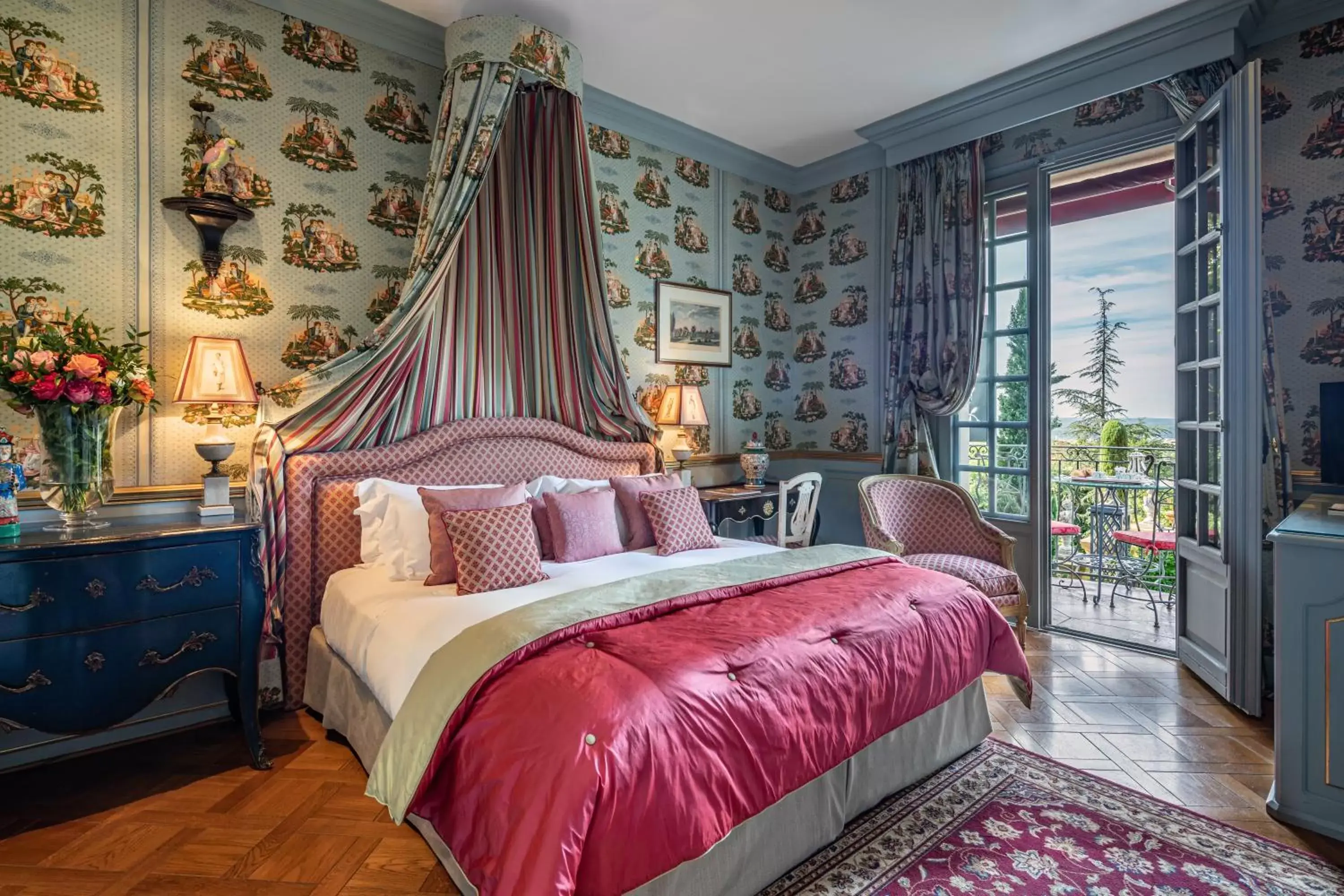 Bed in Villa Gallici Hôtel & Spa