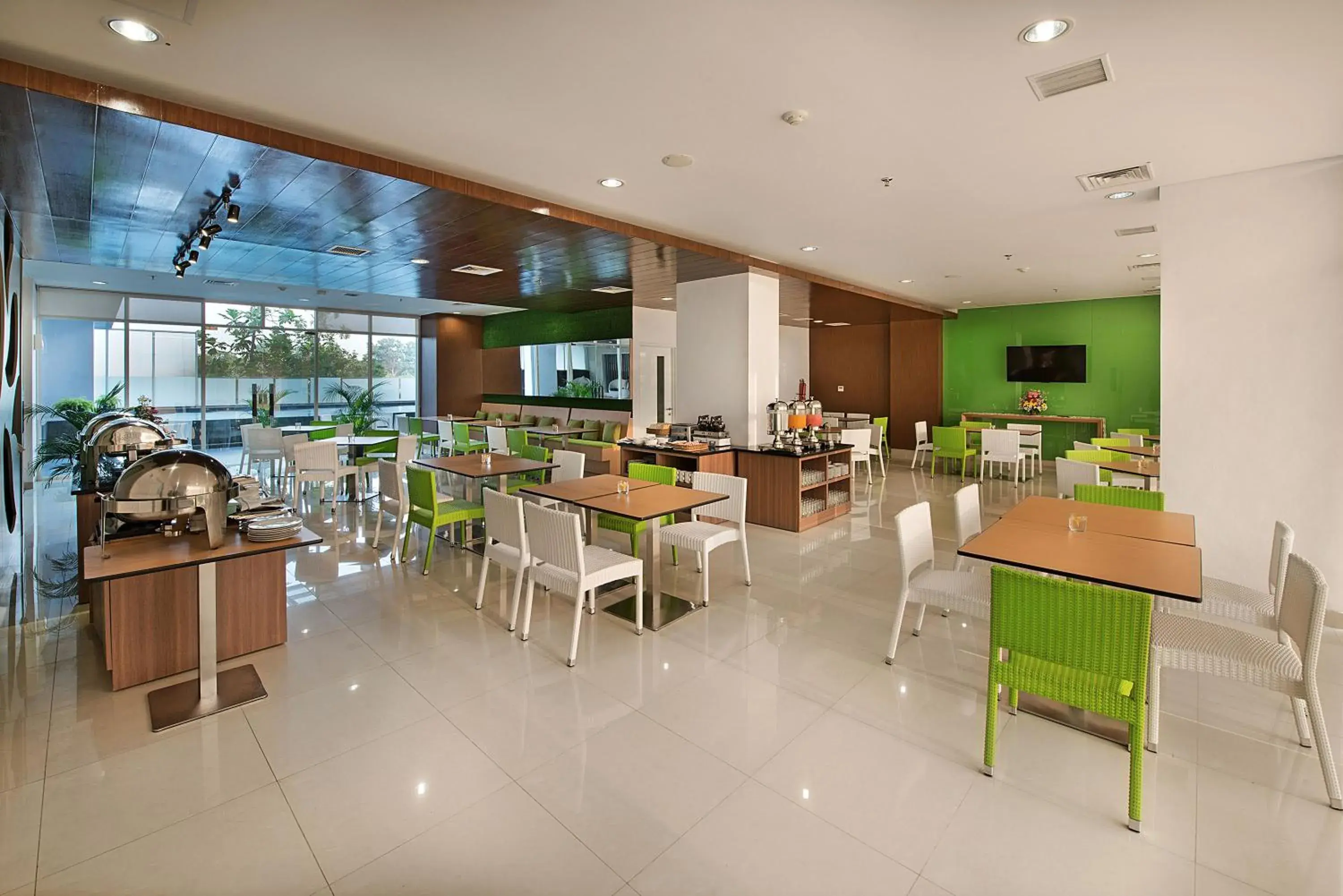 Restaurant/places to eat in Whiz Prime Hotel Pajajaran Bogor Restaurant/places to eat in Whiz Prime Hotel Pajajaran Bogor