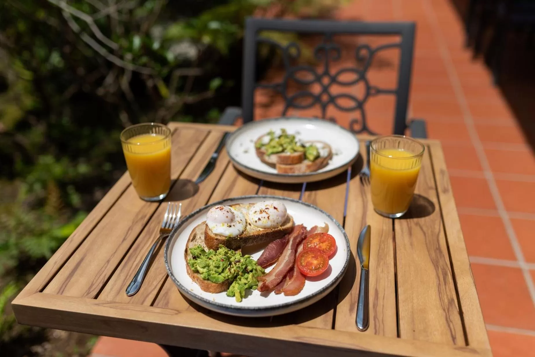 Breakfast in Pāteke Lodge