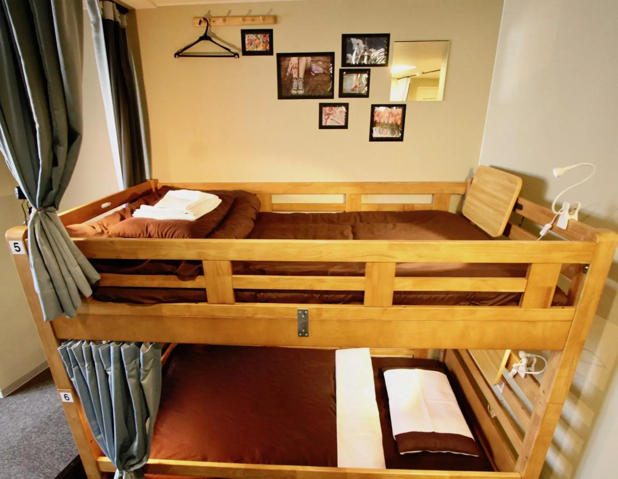 bunk bed in Osaka Guesthouse Nest