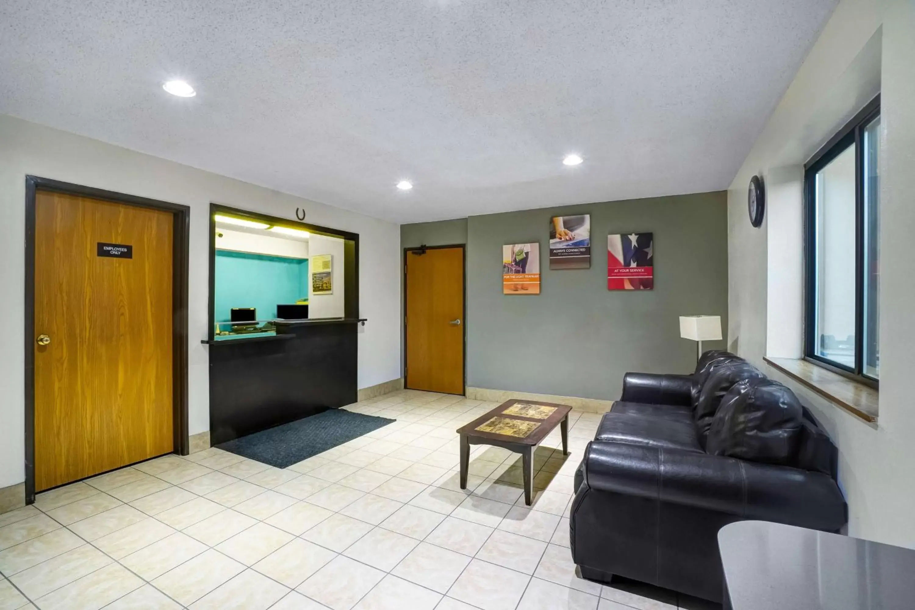 Lobby or reception in Motel 6-Montoursville, PA - Williamsport Lobby or reception in Motel 6-Montoursville, PA - Williamsport