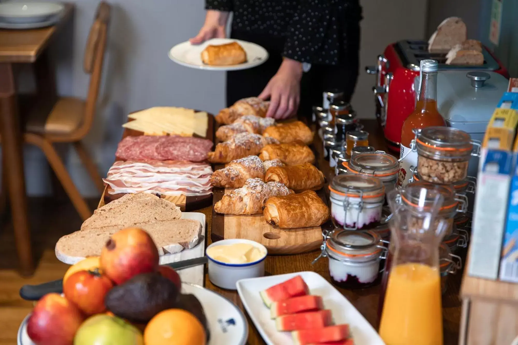 Continental breakfast, Food in The Dolphin