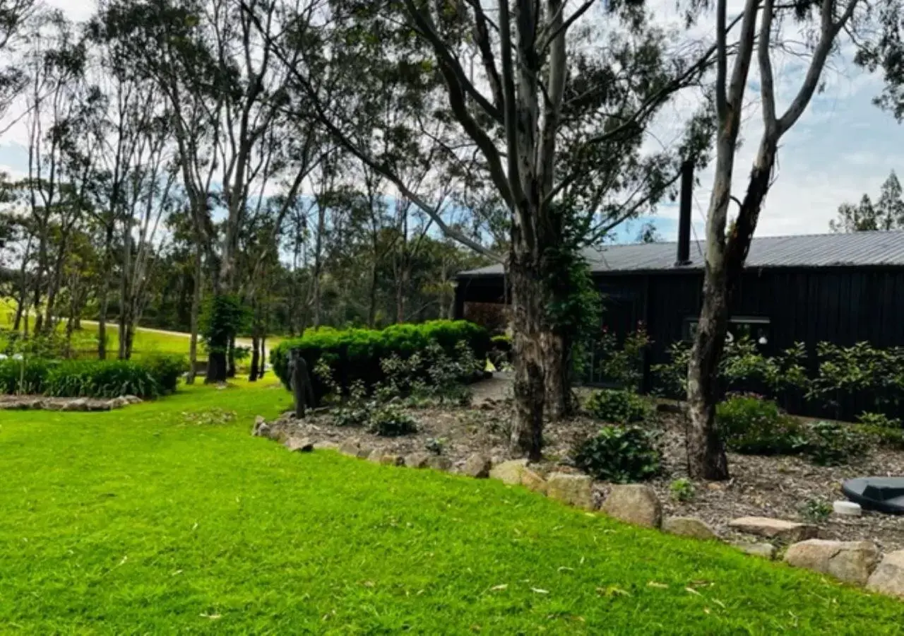 Garden in Granite Gardens Cottages & Lake Retreat