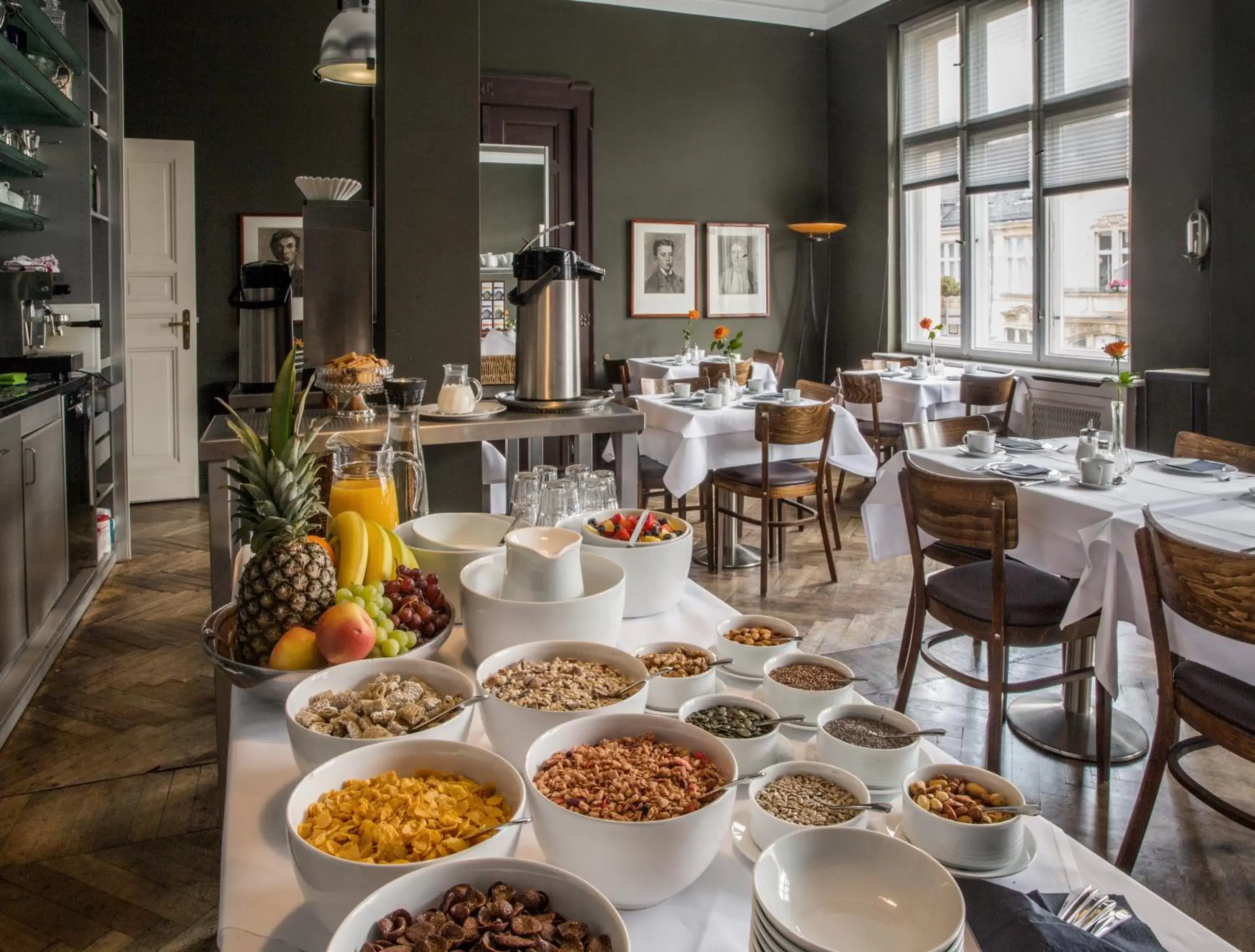 Breakfast, Restaurant/Places to Eat in Art Nouveau Hotel am Kurfürstendamm