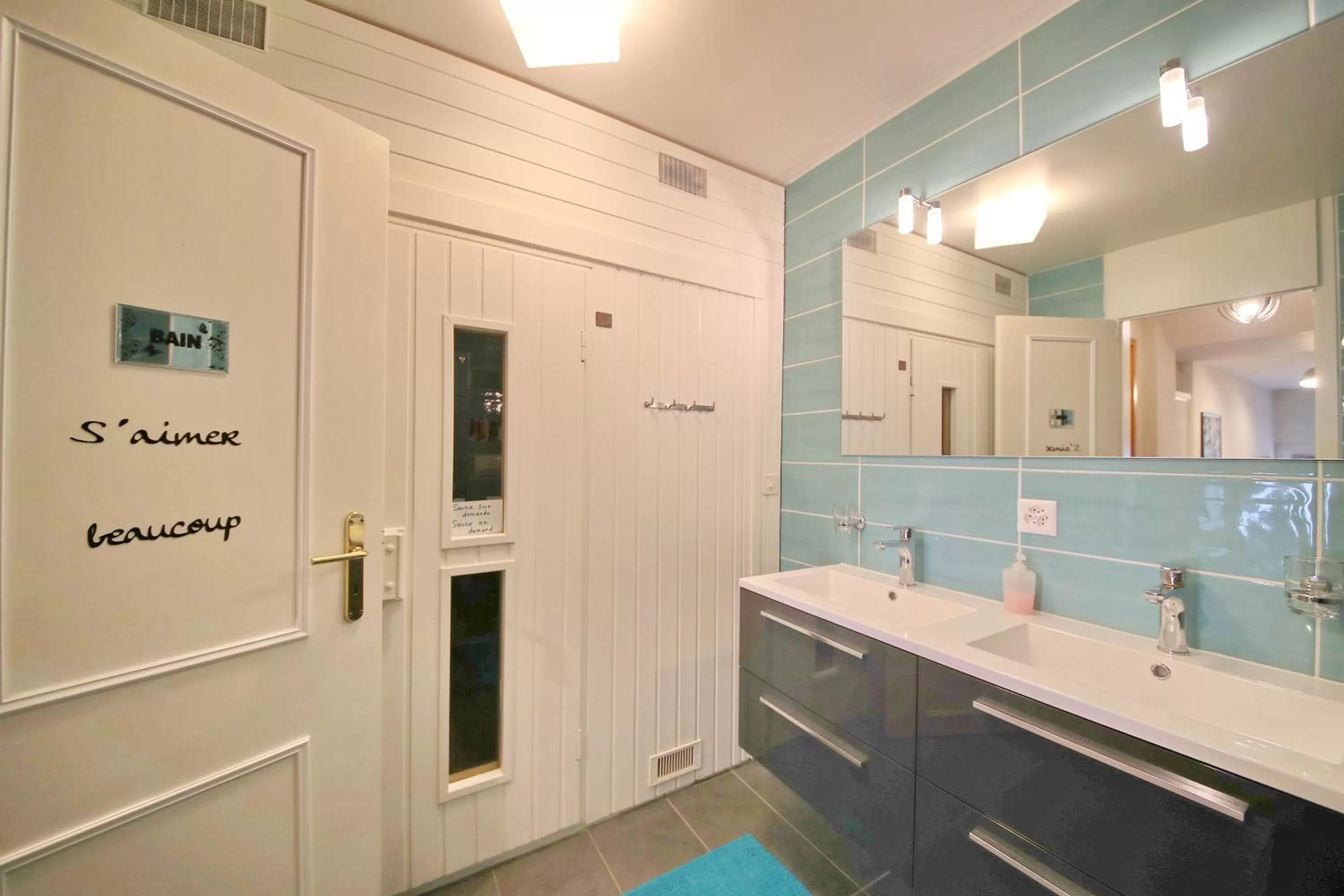 Bathroom in B&B Corseaux Beach & Riviera Beach