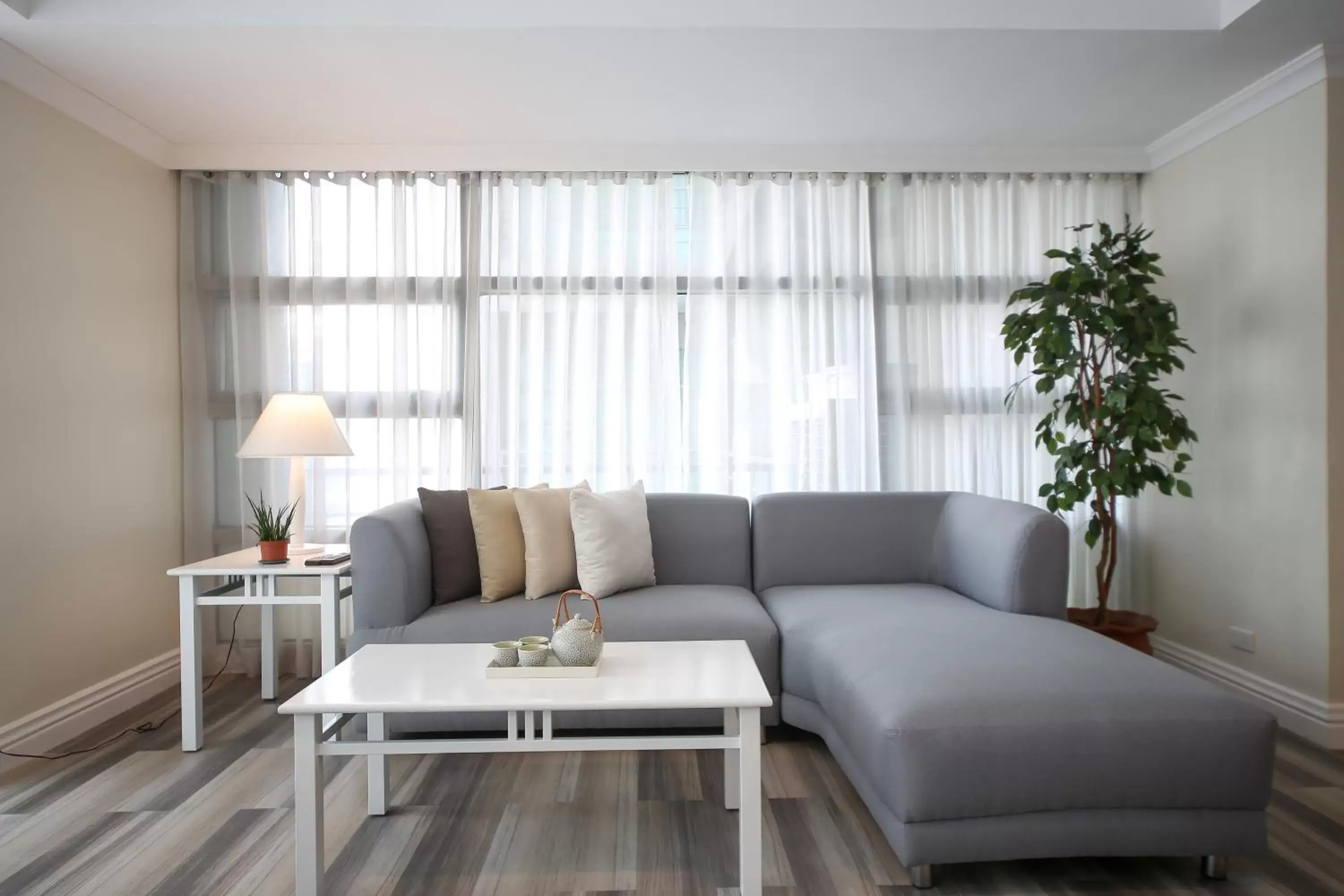 Living room, Seating Area in Infinity Tower Suites