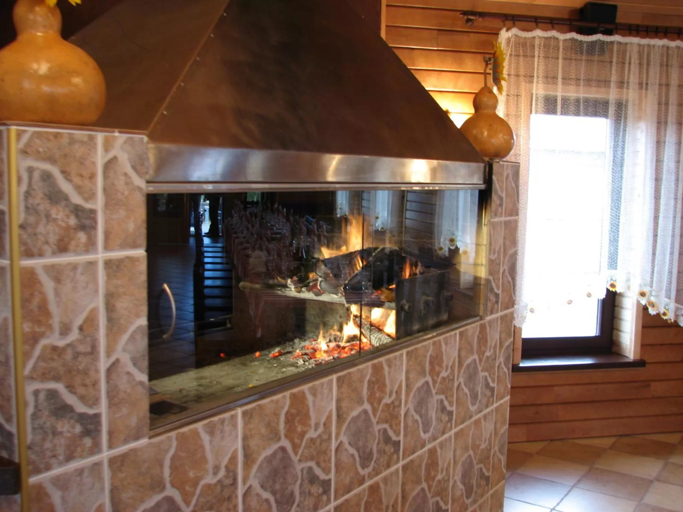 Restaurant/places to eat in Ligena Hotel