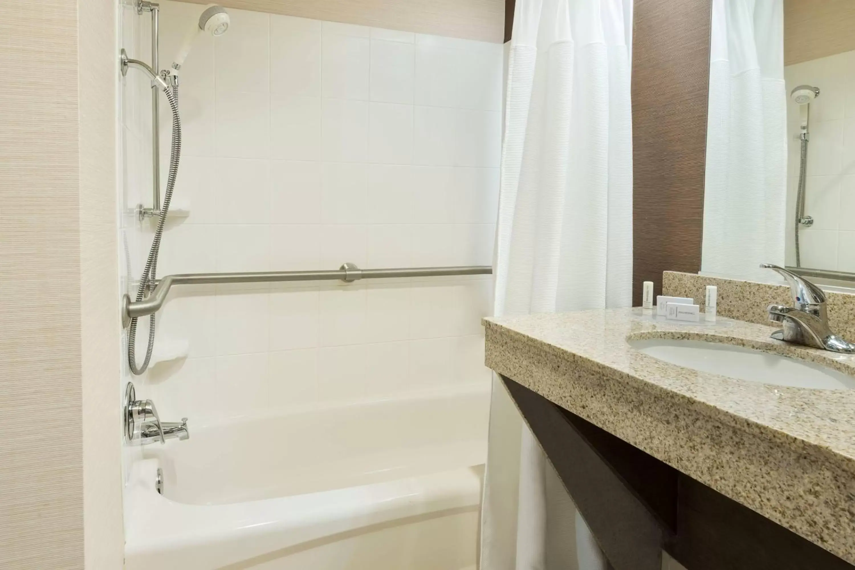 Bathroom in Fairfield Inn & Suites by Marriott Springdale