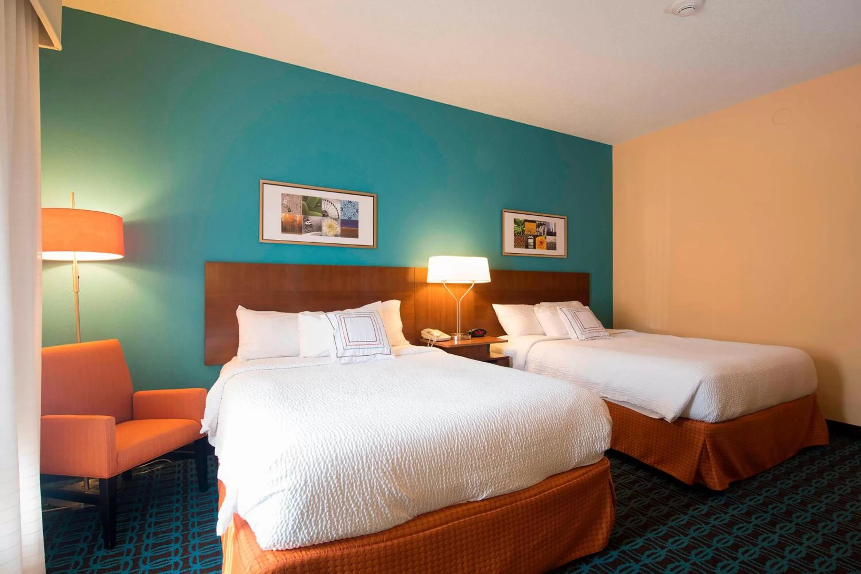 Photo of the whole room, Bed in Comfort Inn & Suites Green Bay Stadium Area