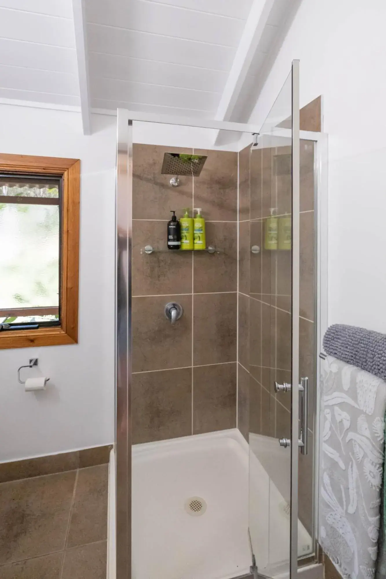 Shower, Bathroom in Airlie Beach Eco Cabins - Adults Only