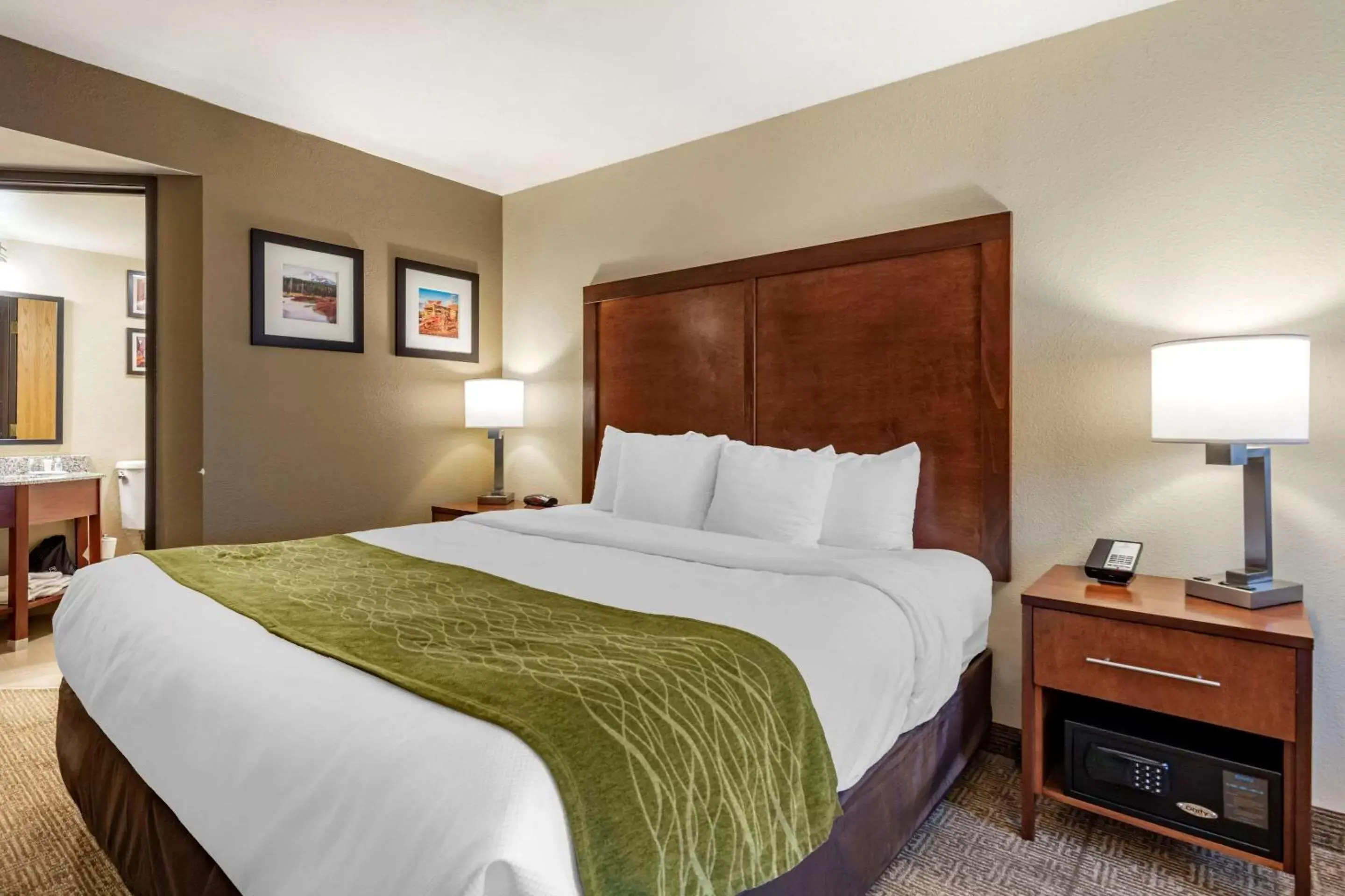 Bedroom, Bed in Comfort Inn & Suites Albuquerque Downtown