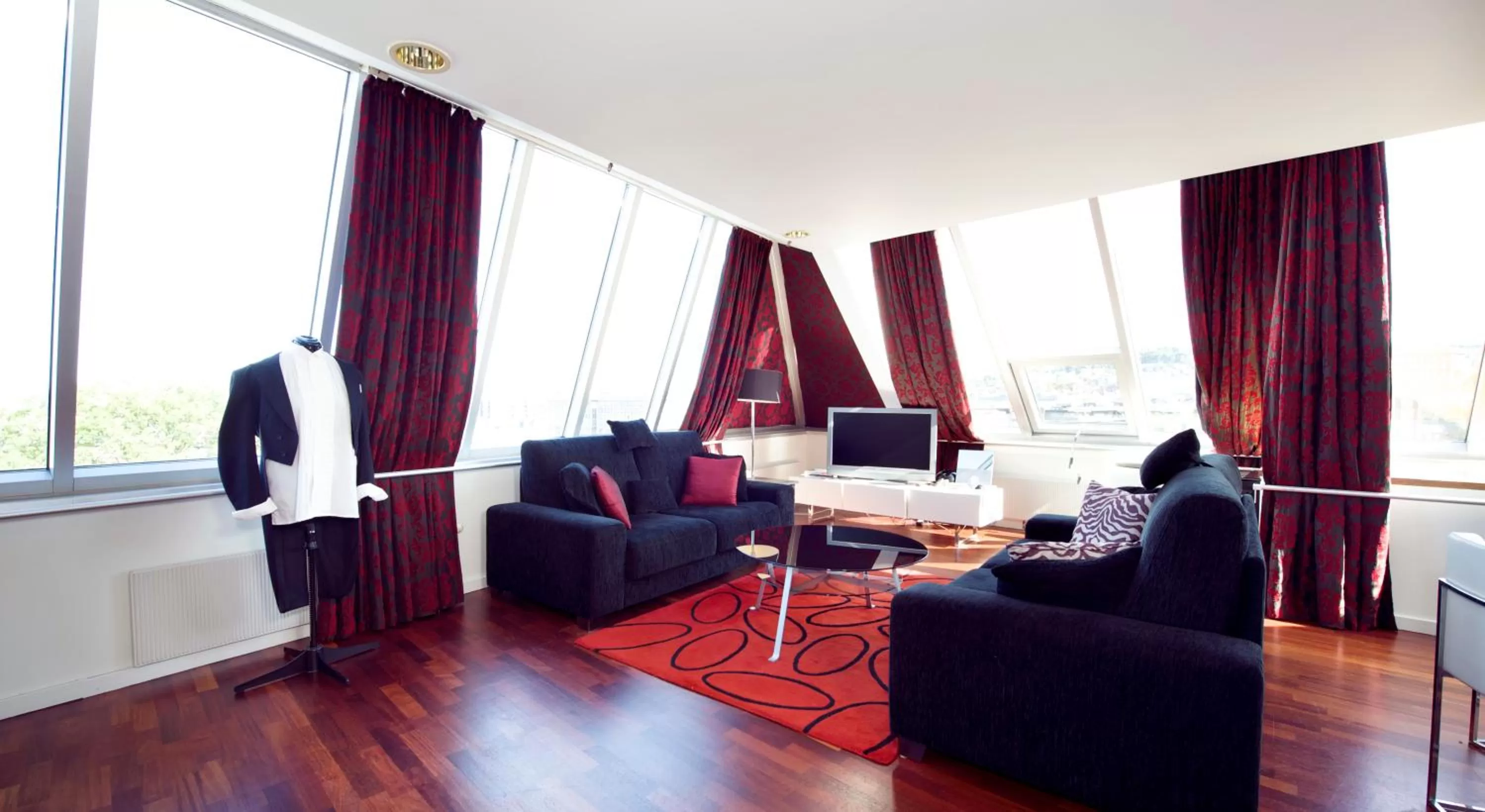 TV and multimedia in Home Hotel Grand Olav