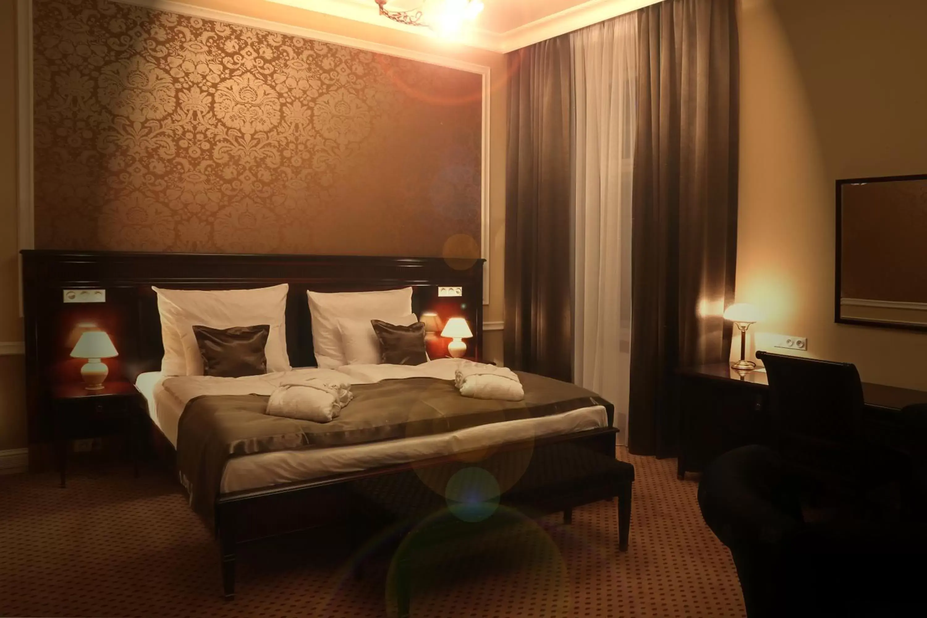 Deluxe Double Room with Wellness Access in Luxury Spa Hotel Olympic Palace Deluxe Double Room with Wellness Access in Luxury Spa Hotel Olympic Palace