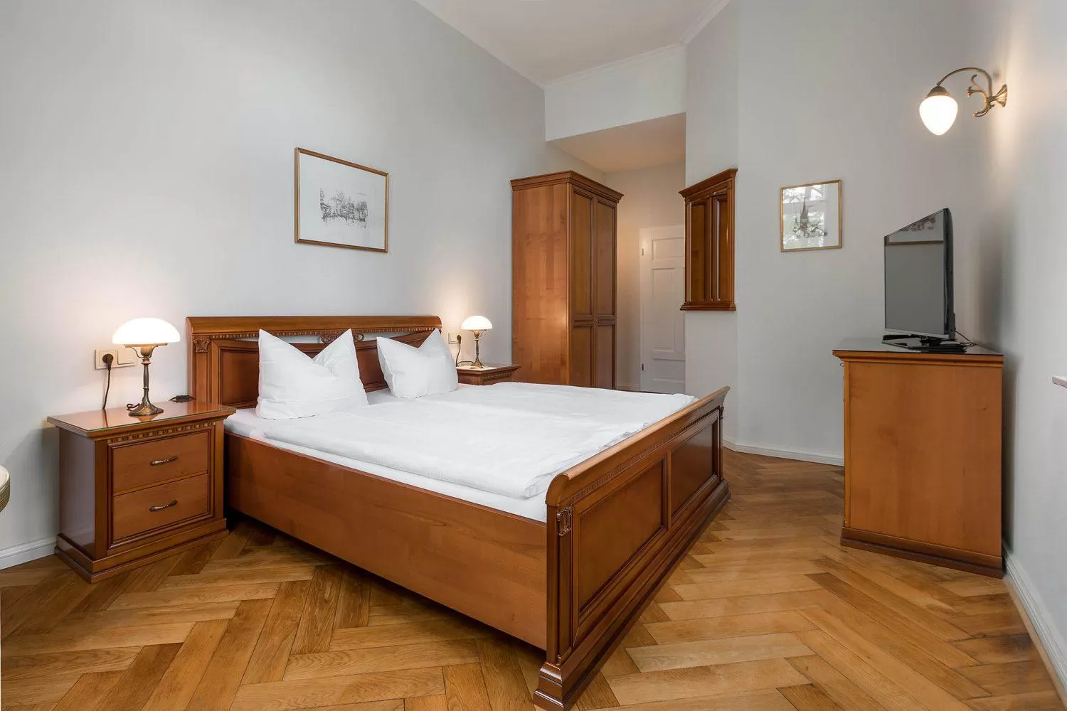 Photo of the whole room, Bed in Hotel Prinz Heinrich