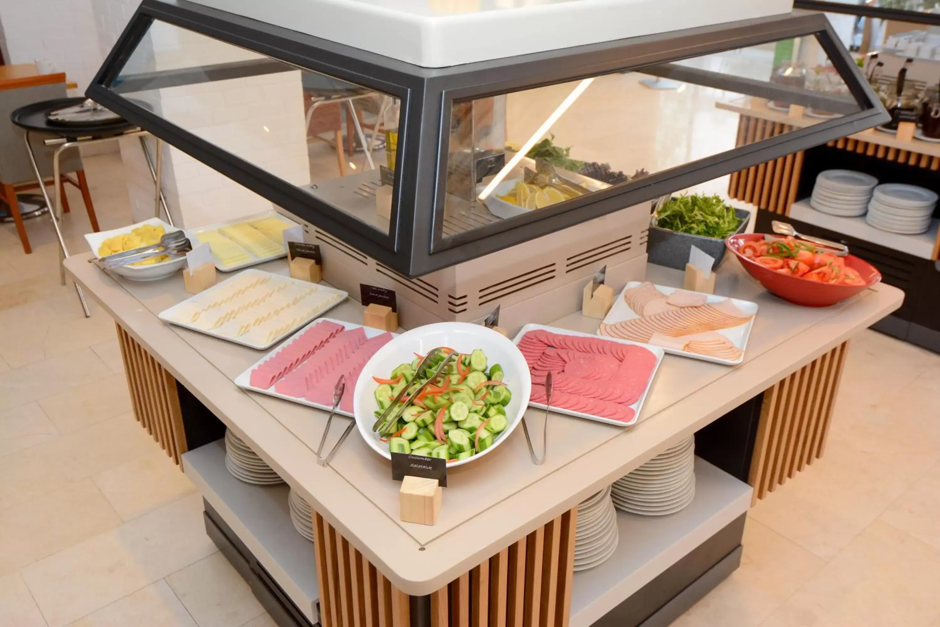 Restaurant/places to eat in Holiday Inn Istanbul City by IHG Restaurant/places to eat in Holiday Inn Istanbul City by IHG