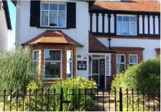 Garden, Property Building in Southbourne Guest House