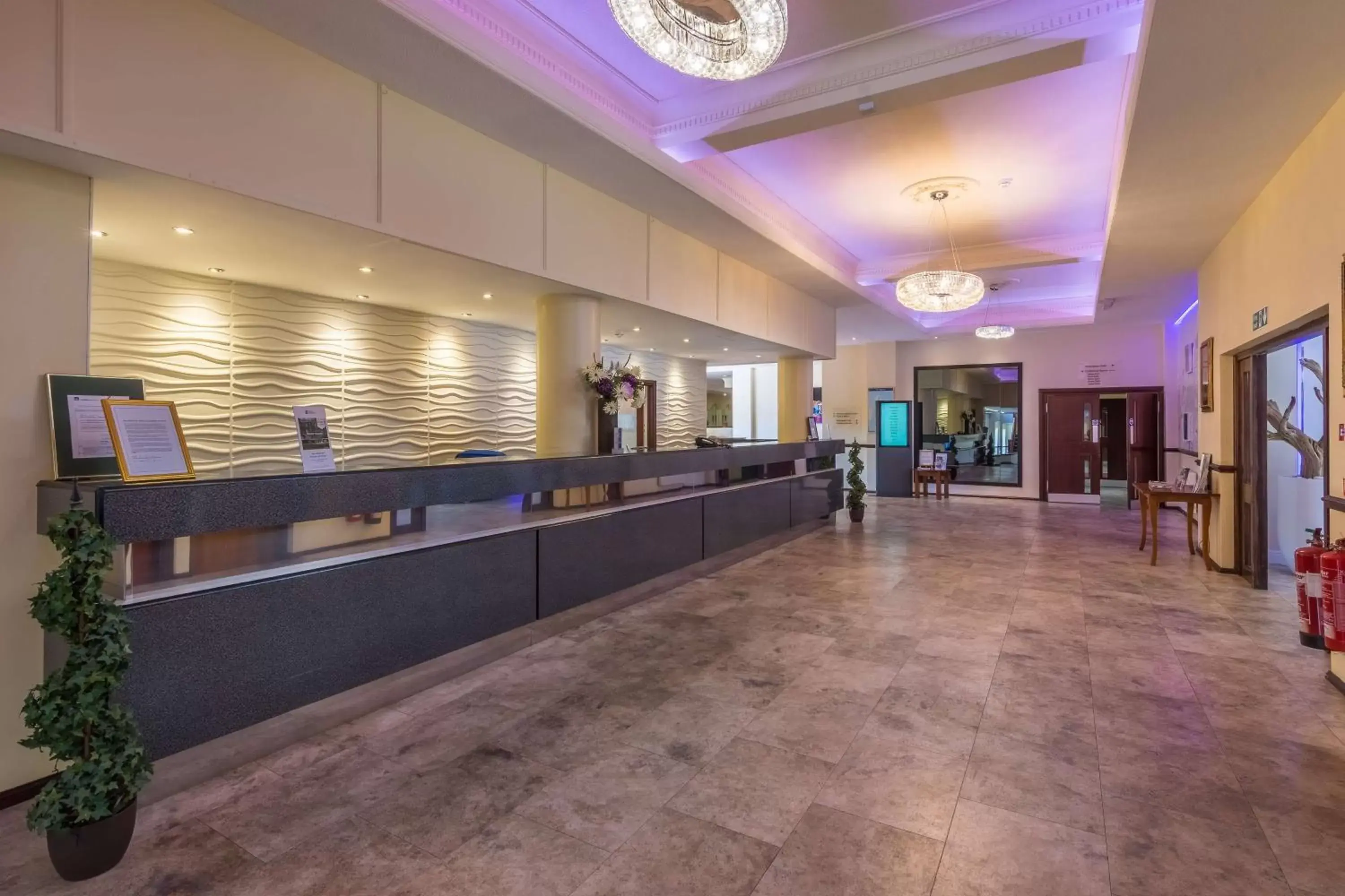 Lobby or reception in Best Western Rockingham Forest Hotel