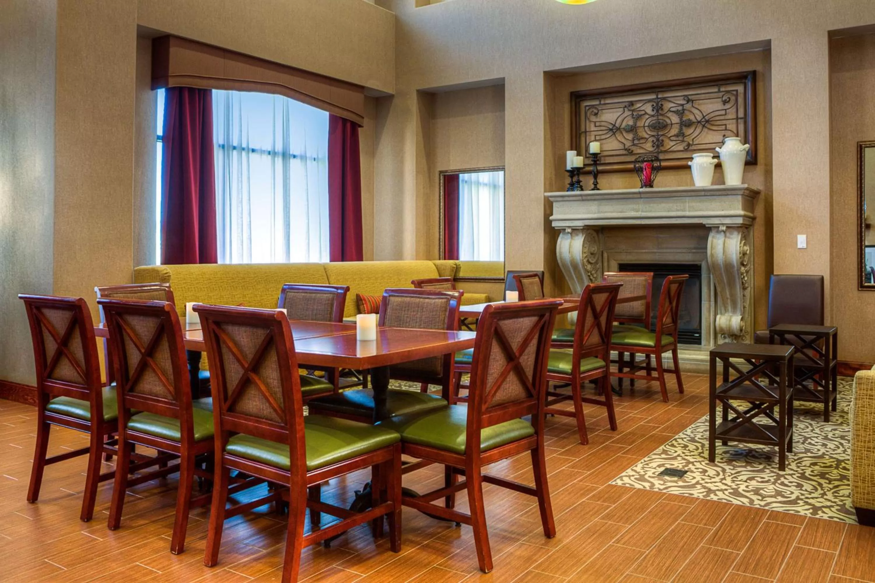 Restaurant/places to eat in Hampton Inn & Suites Mountain Home