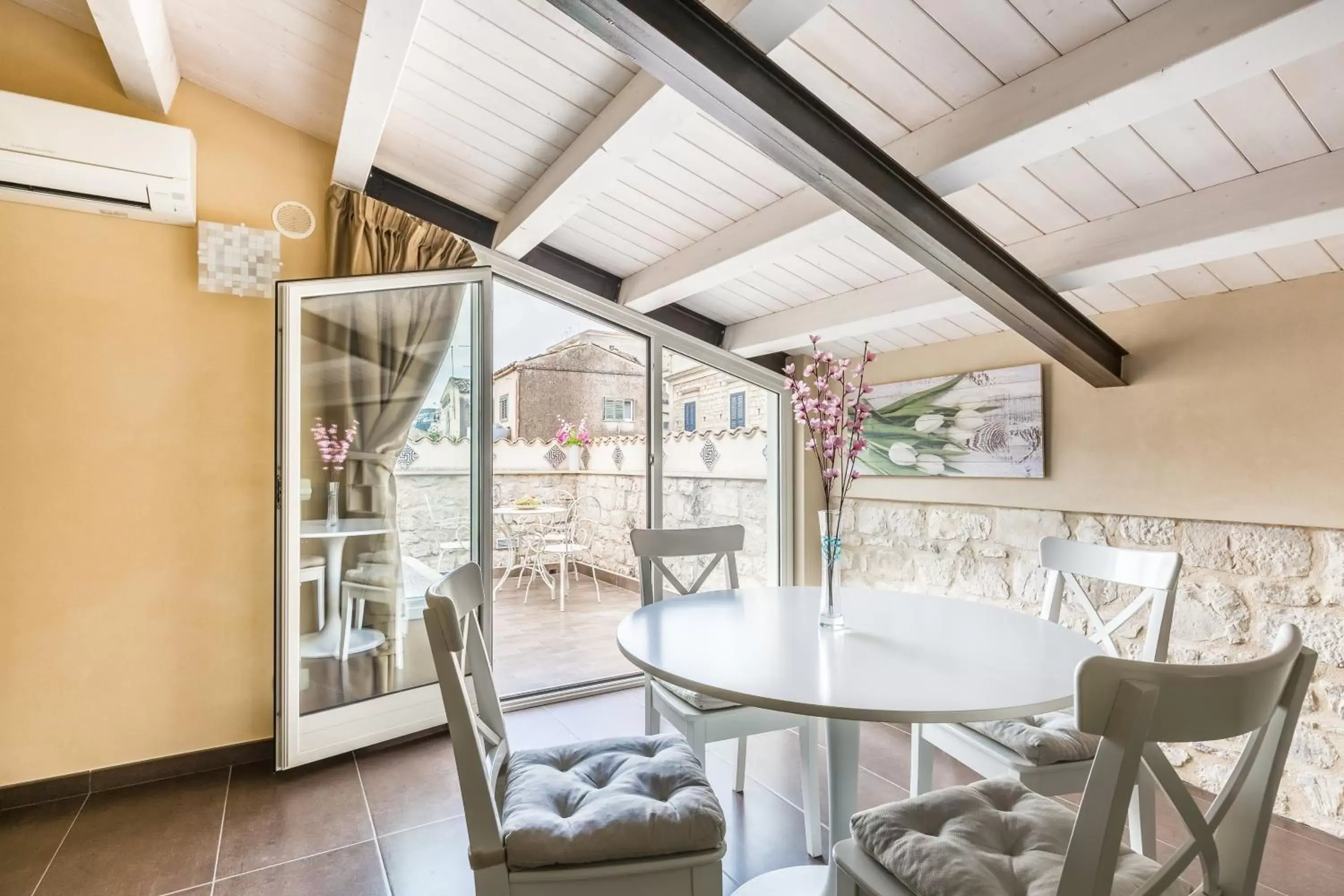 Dining area in Modica for Family - Rooms and Apartments