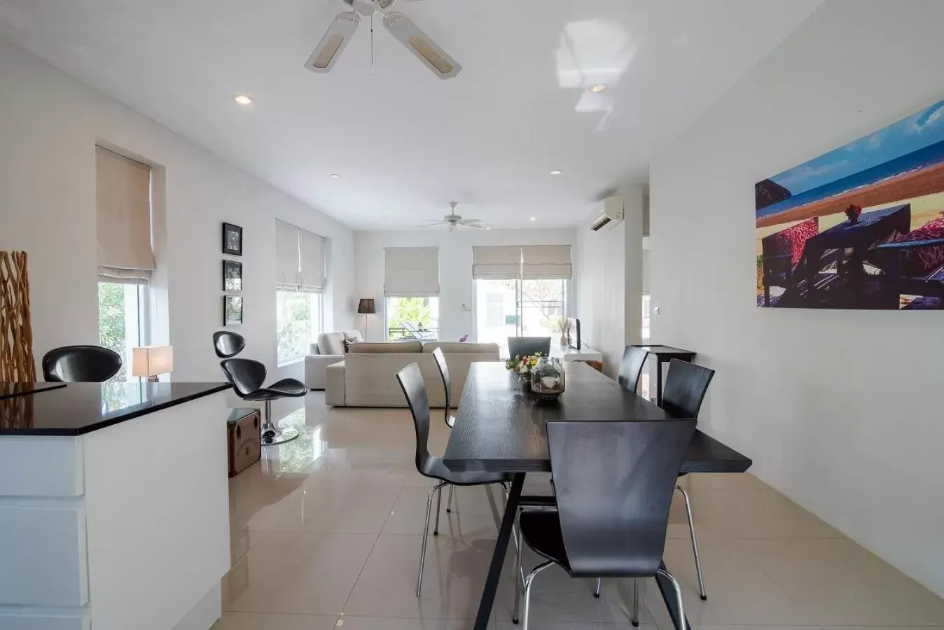 Dining area, Kitchen/Kitchenette in The Beach Village Resort