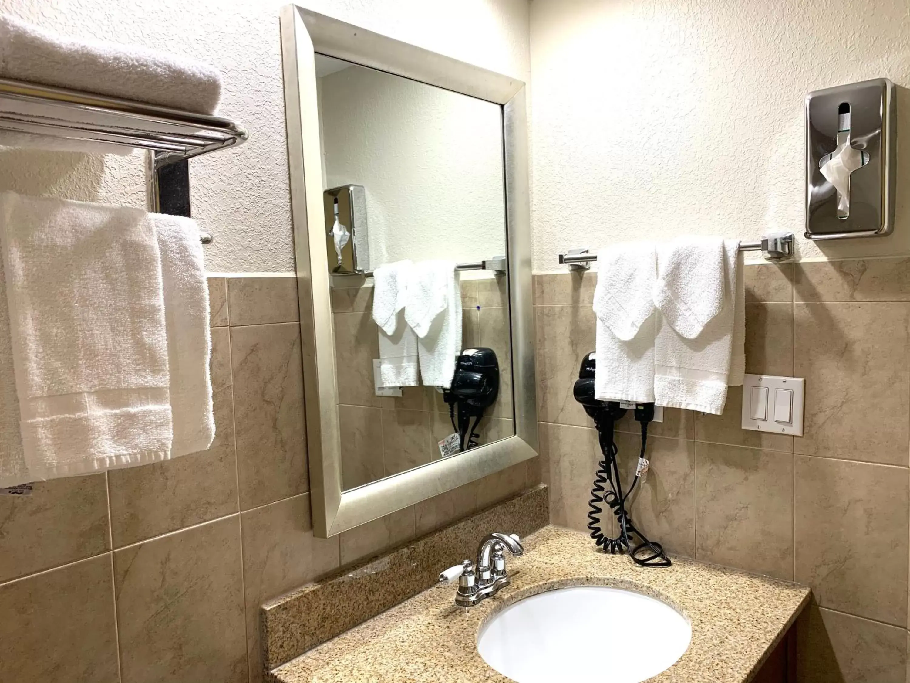 Bathroom in Rodeway Inn & Suites Fort Lauderdale Airport & Cruise Port