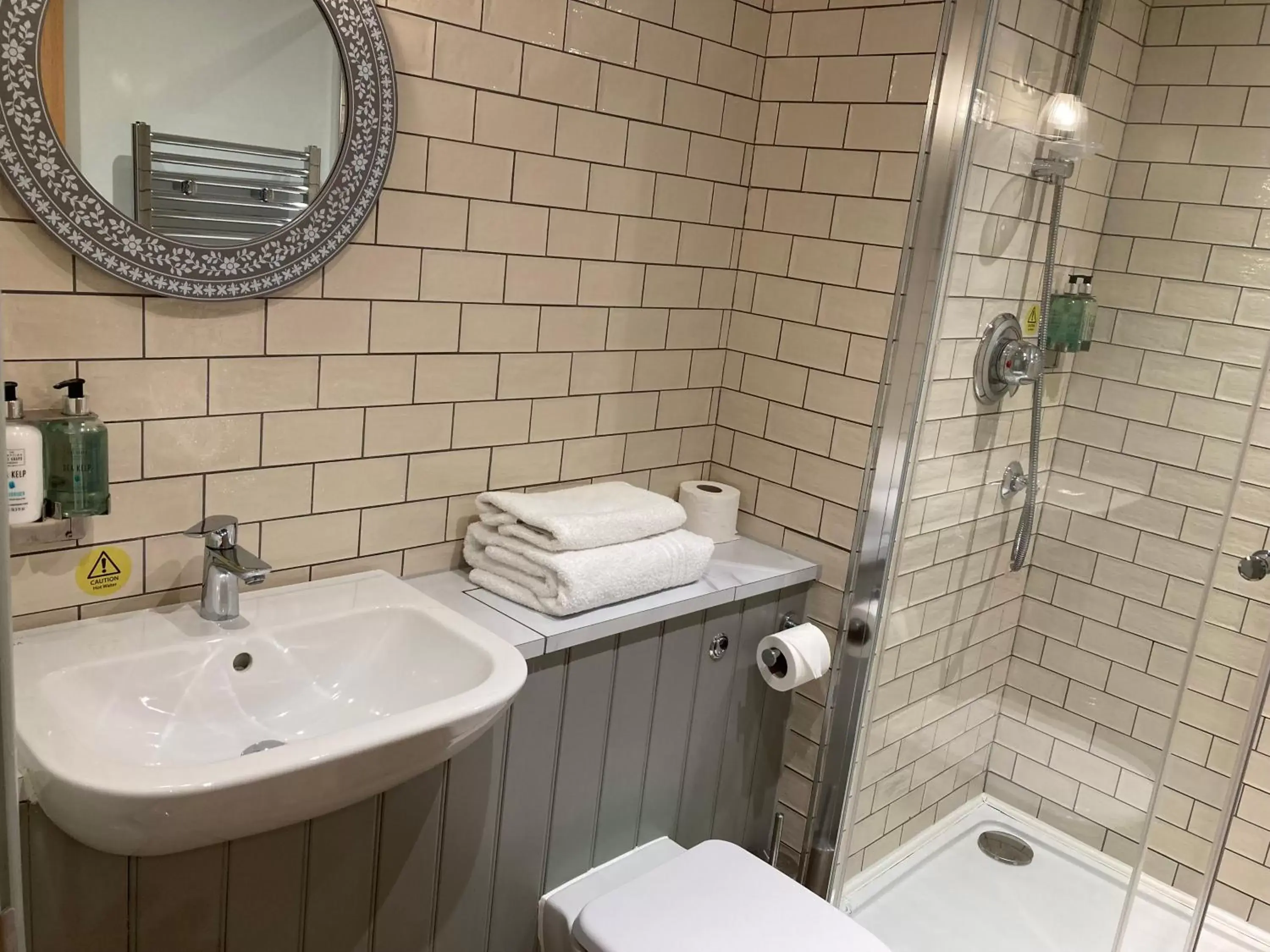 Shower, Bathroom in The Stork Hotel