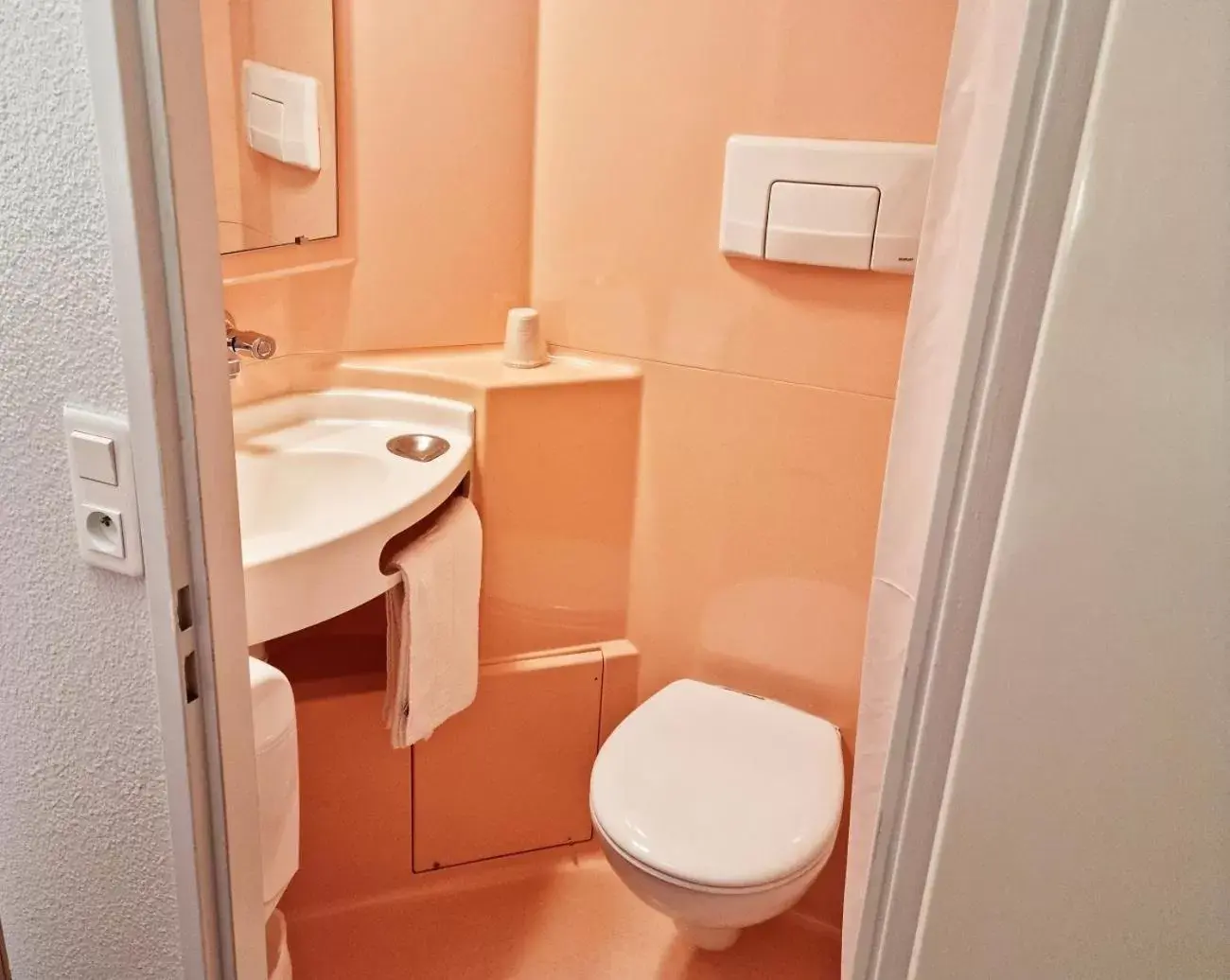 Bathroom in Premiere Classe Honfleur