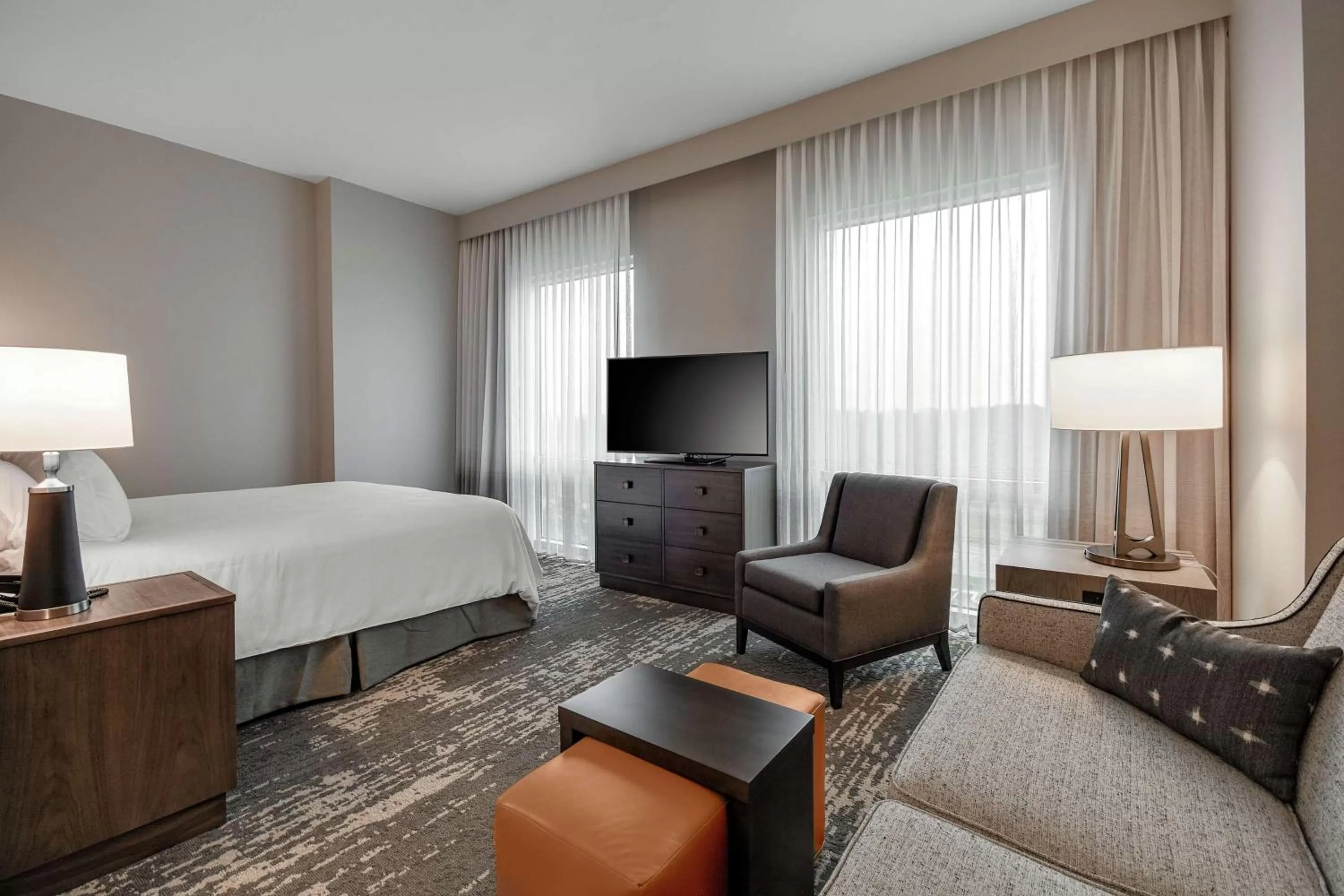 Bedroom, Bed in Embassy Suites by Hilton Jonesboro Red Wolf Convention Center