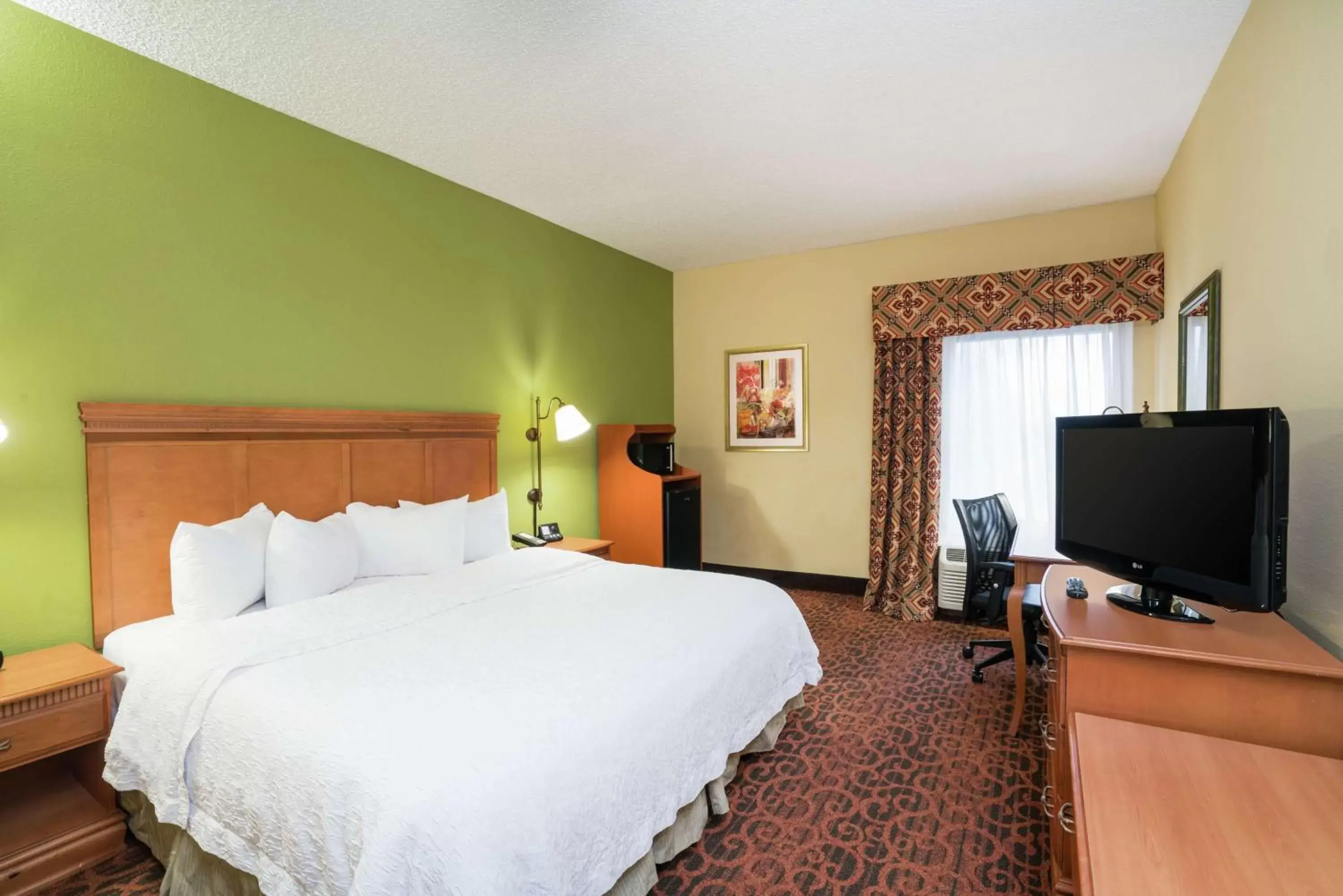 Bedroom, Bed in Hampton Inn Bardstown