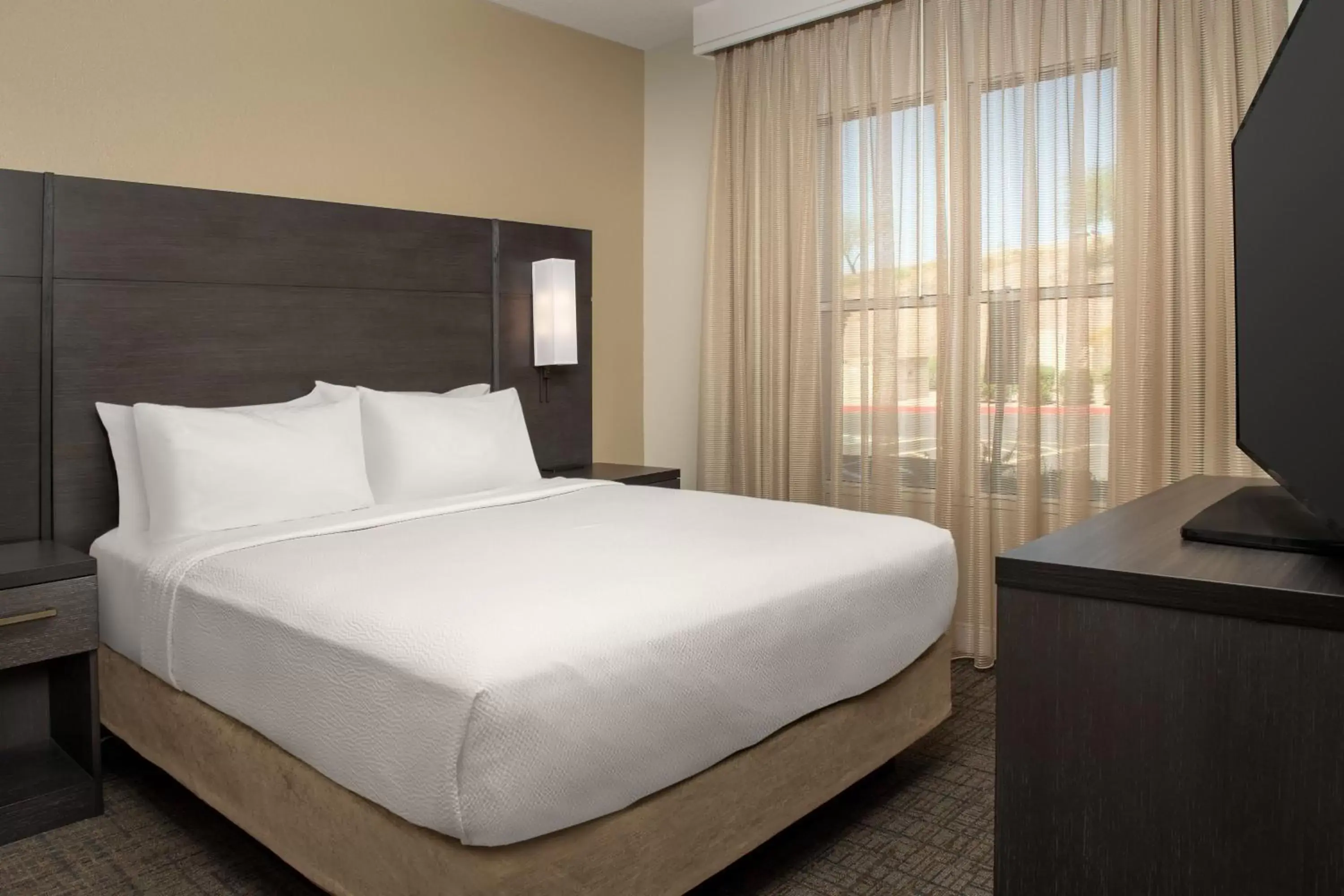 Bedroom, Bed in Residence Inn by Marriott Phoenix Airport