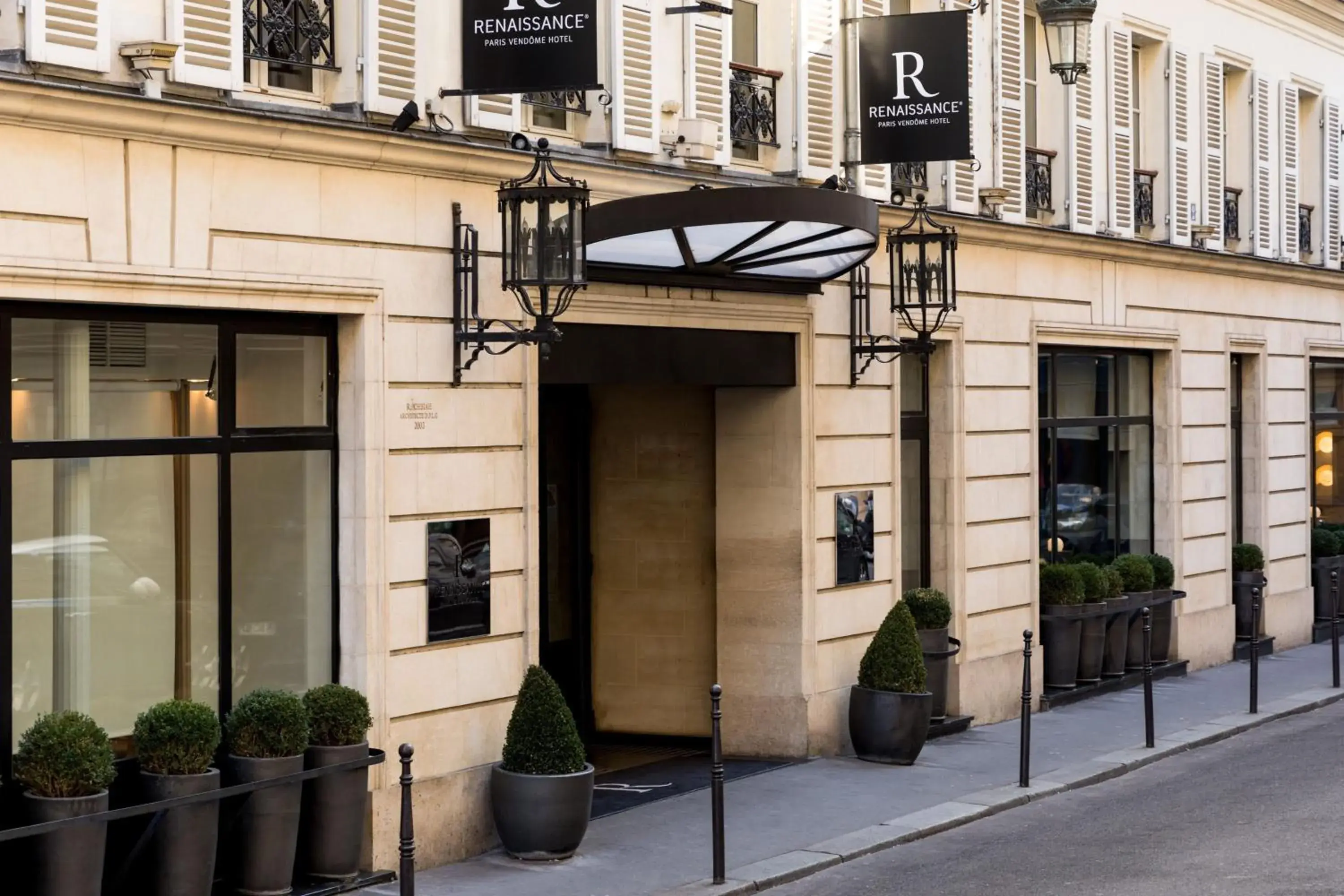 Property Building in Renaissance by Marriott Paris Vendome Hotel