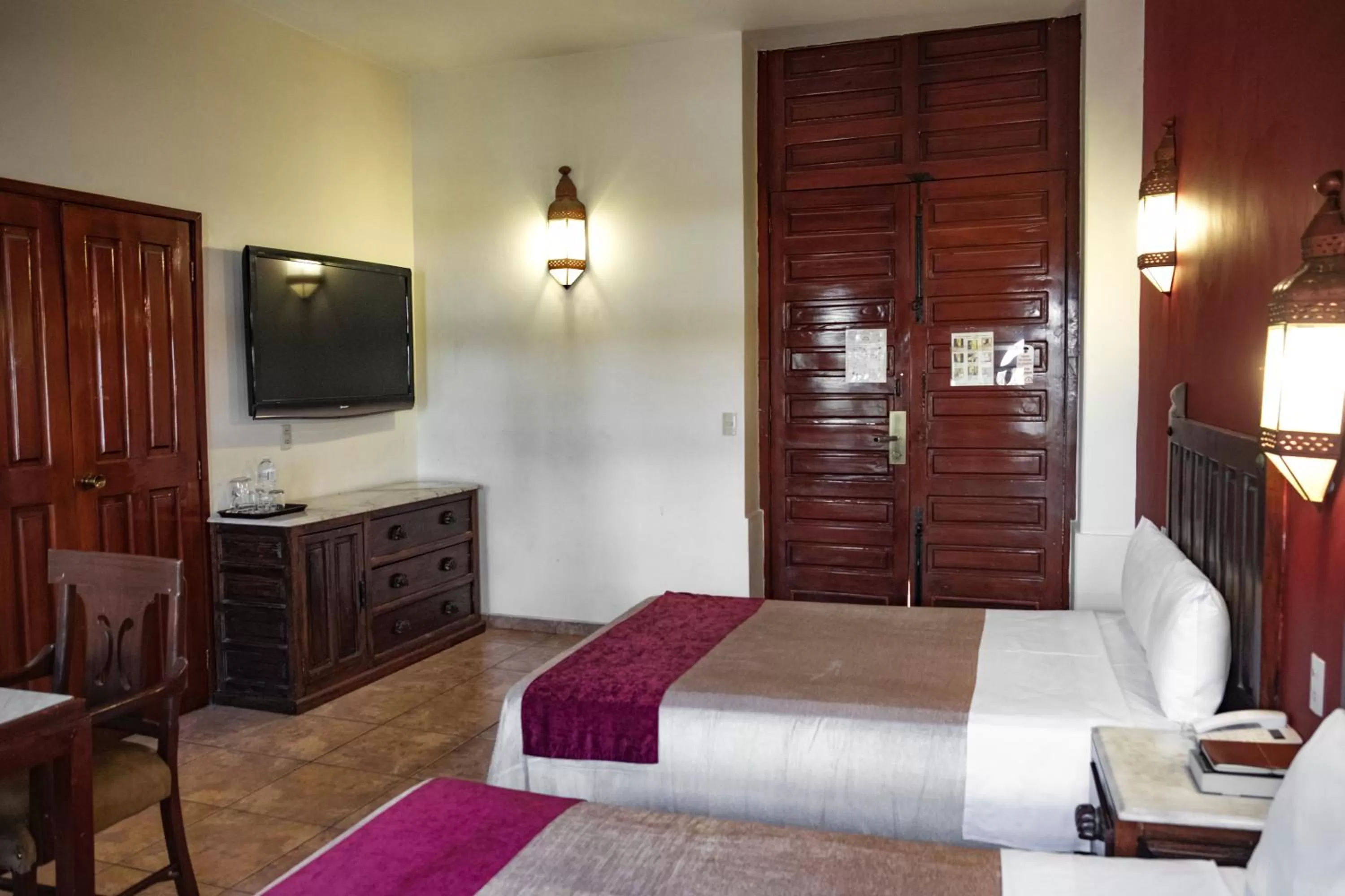 Photo of the whole room, Bed in Hotel San Francisco Plaza