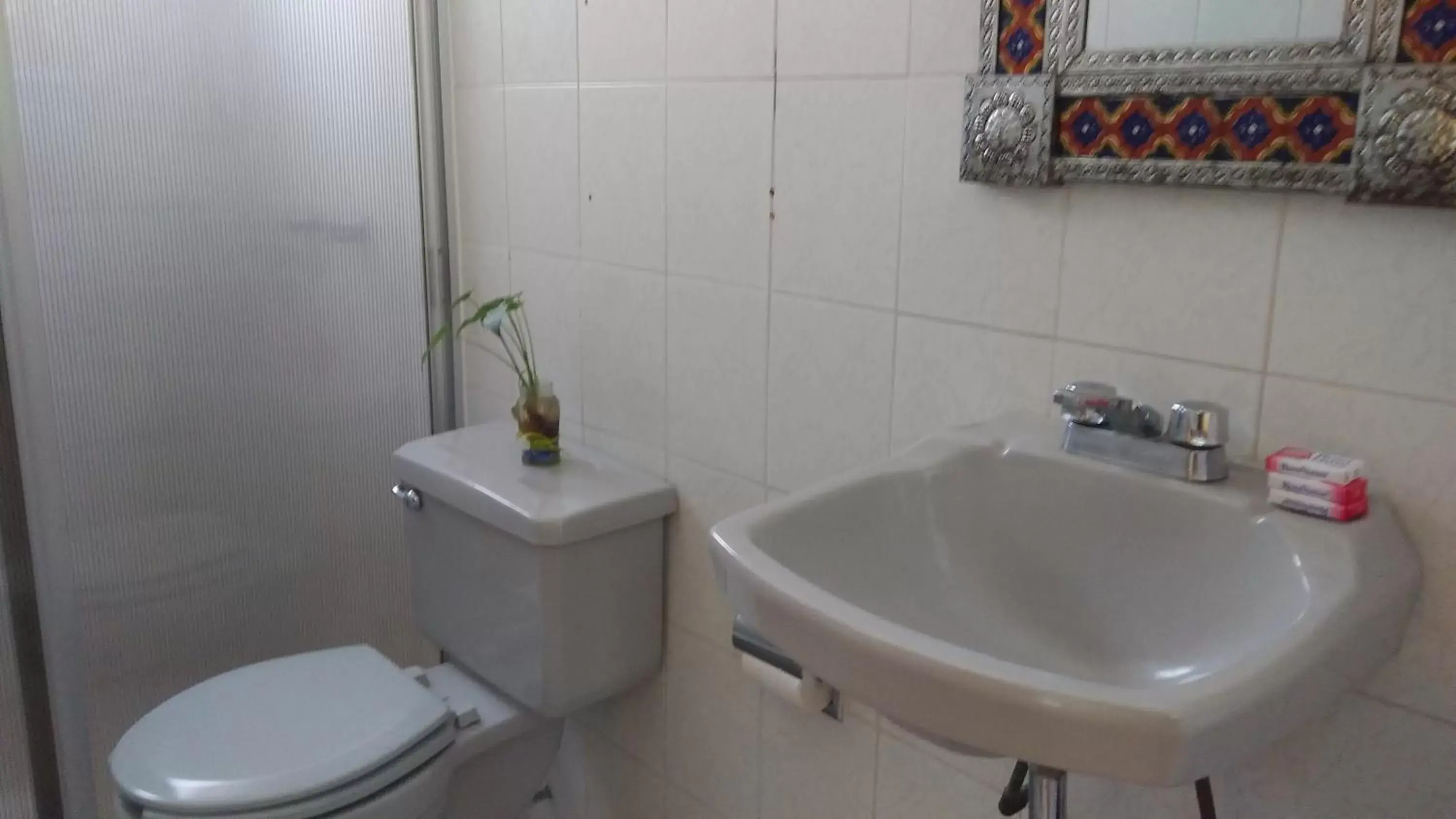 Bathroom in Hotel Elohim by Rotamundos