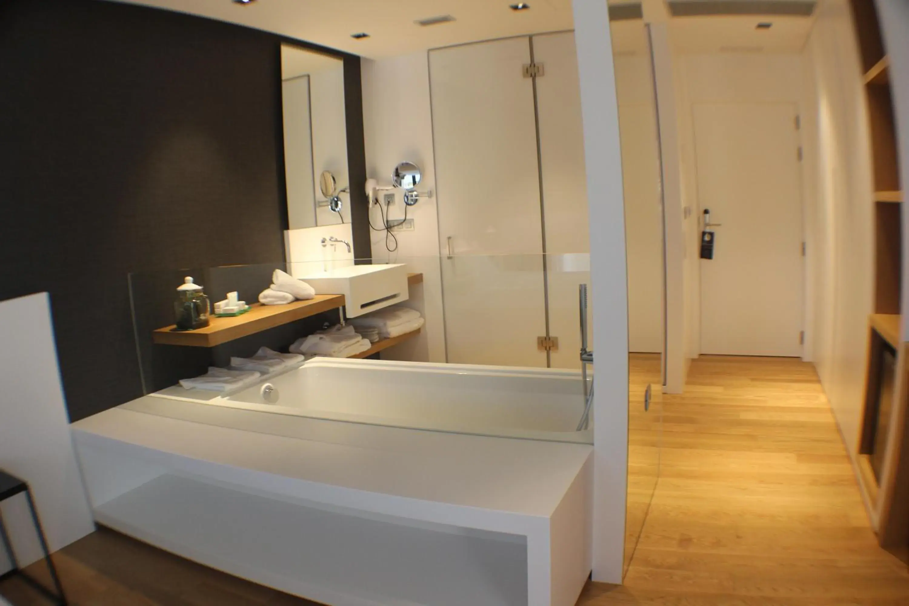 Toilet, Bathroom in Viveiro Urban Hotel