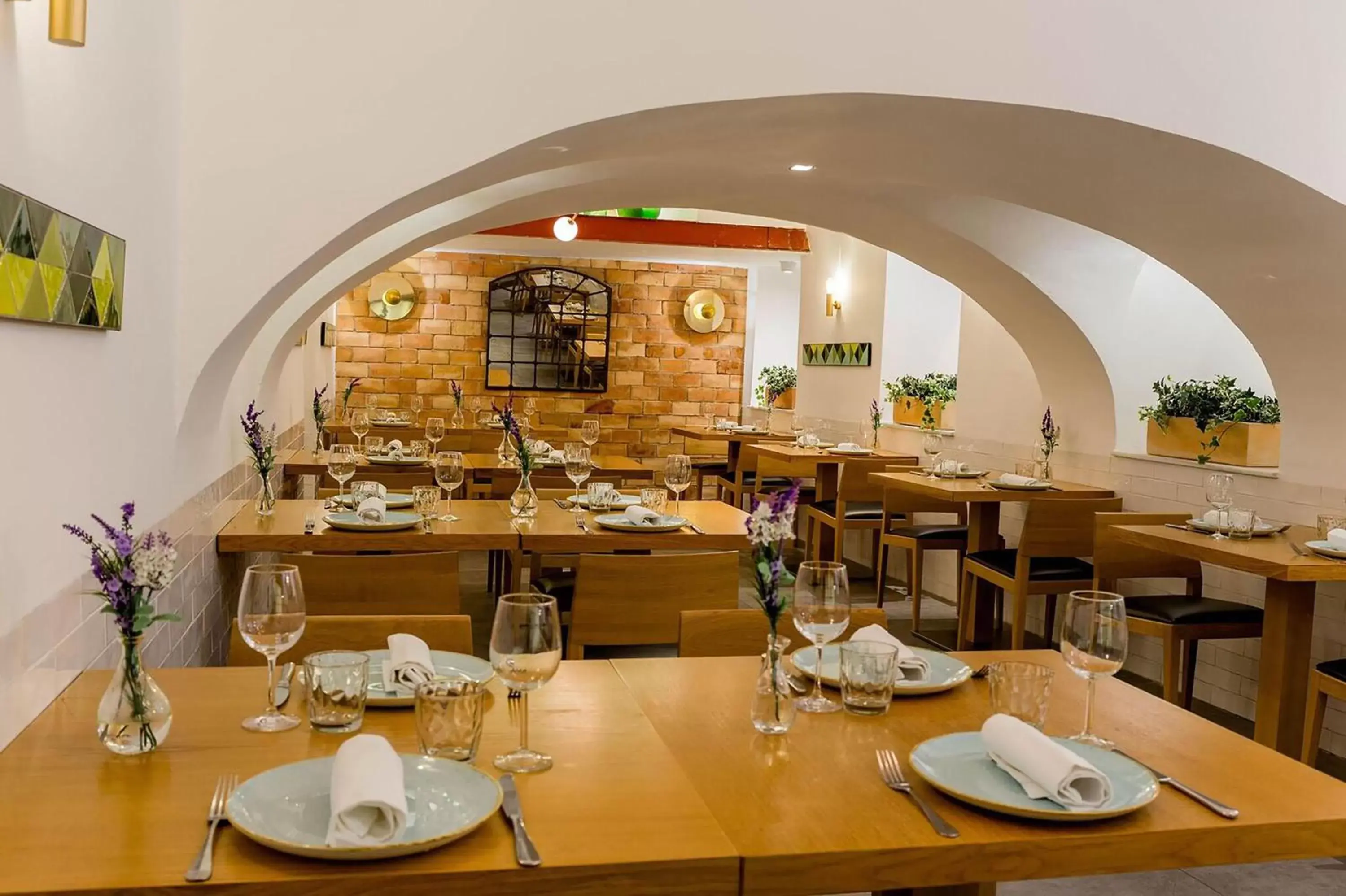 Restaurant/Places to Eat in Hotel Meninas - Boutique Opera