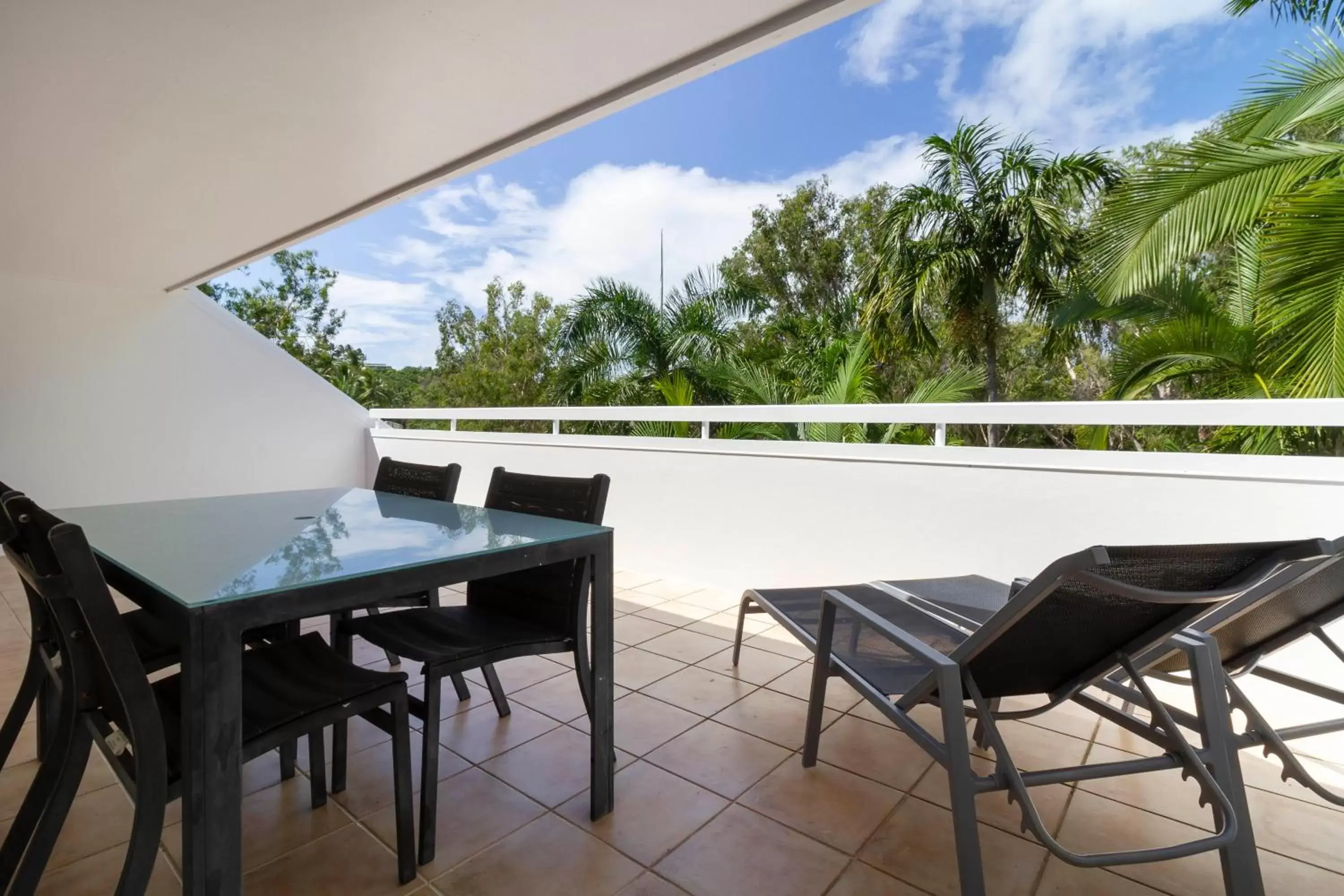 Balcony/Terrace in The White House Port Douglas