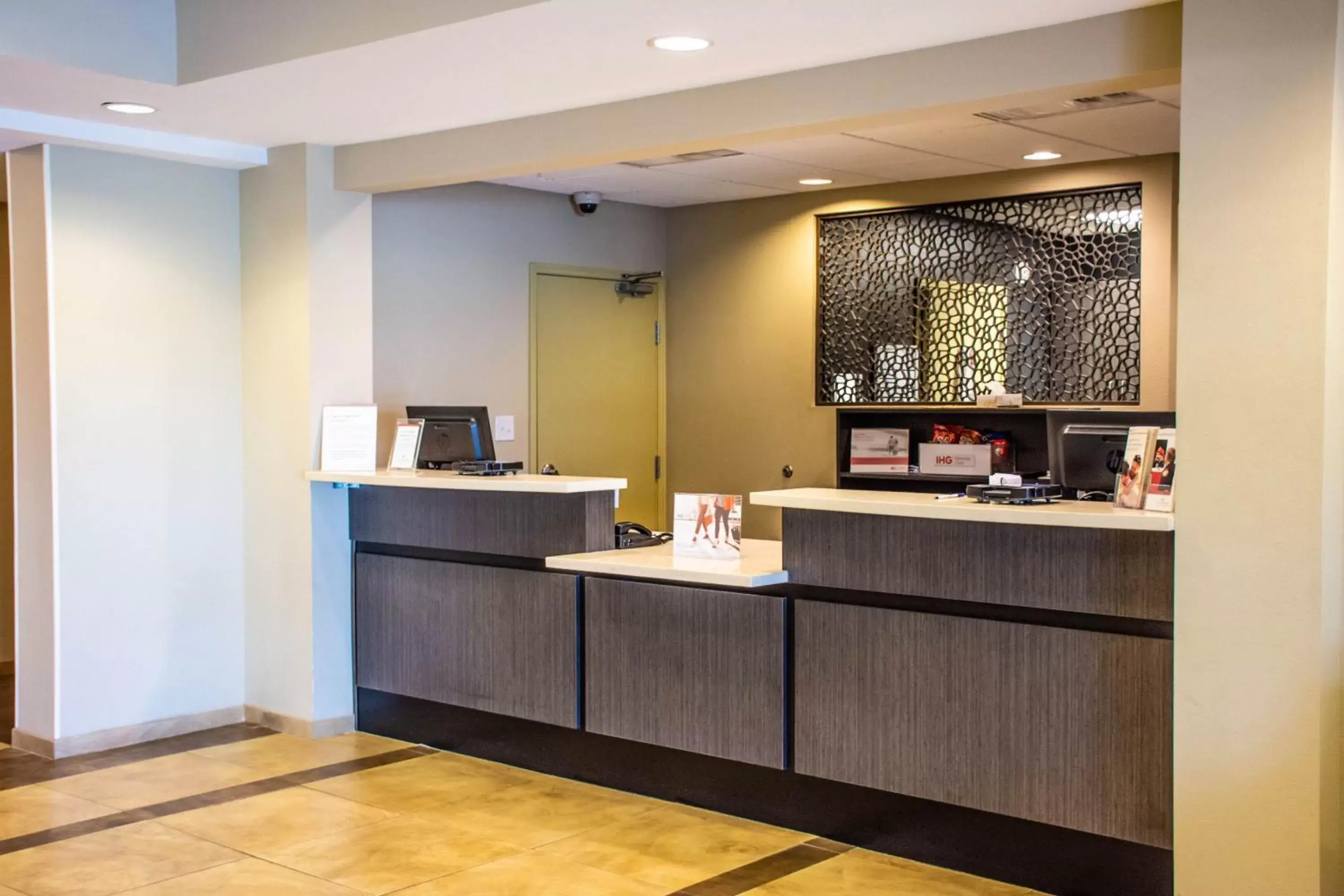 Property building, Lobby/Reception in Candlewood Suites Overland Park W 135th St, an IHG Hotel