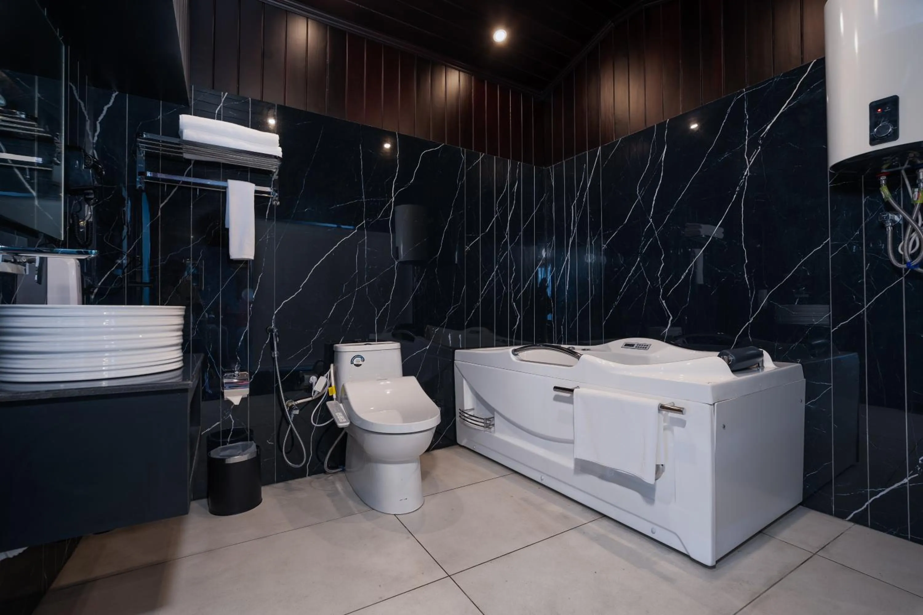 Toilet in The West Gate Posada By Summit