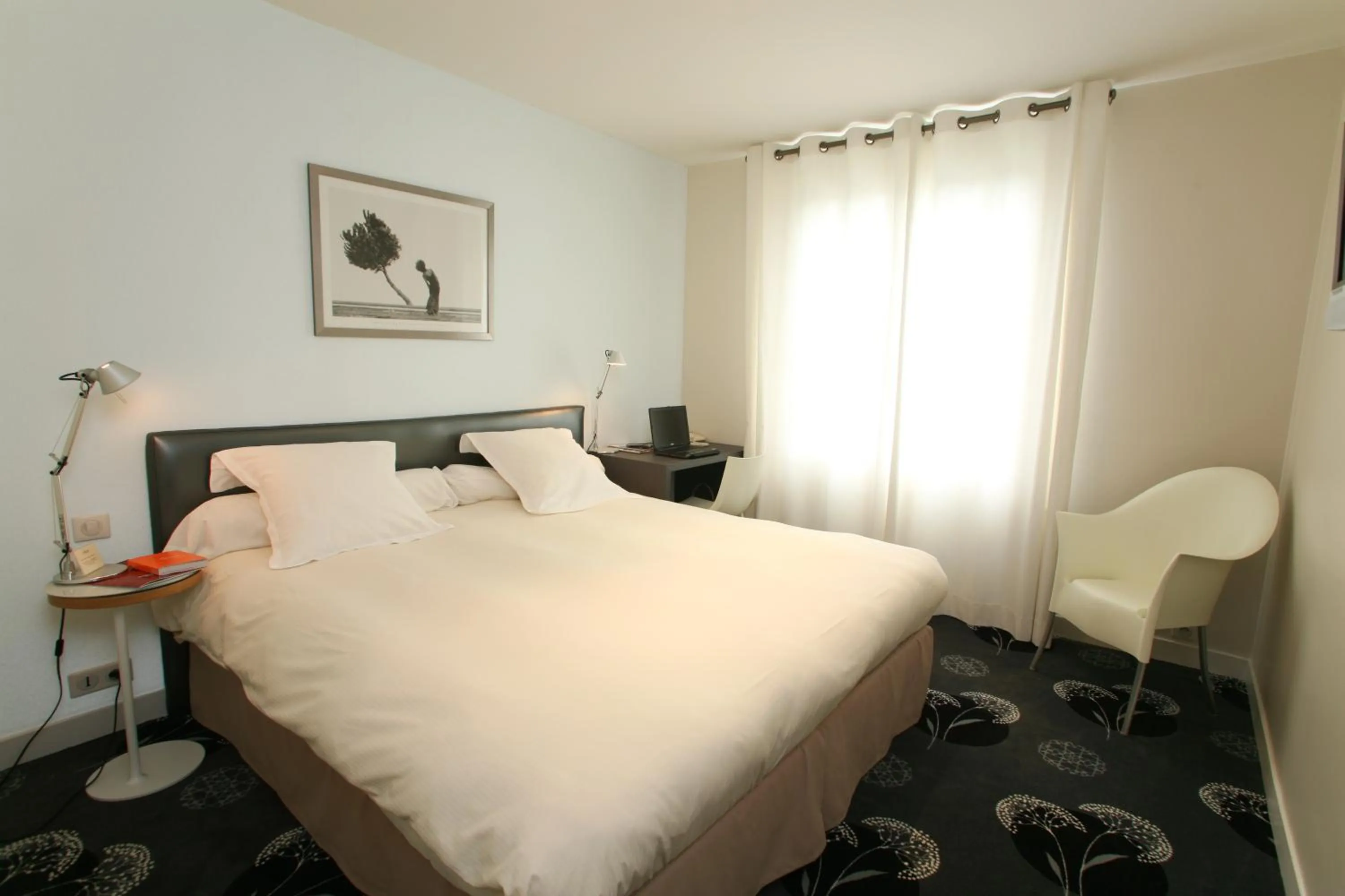 Bed in Hôtel Restaurant Ar Milin-Logis hôtels