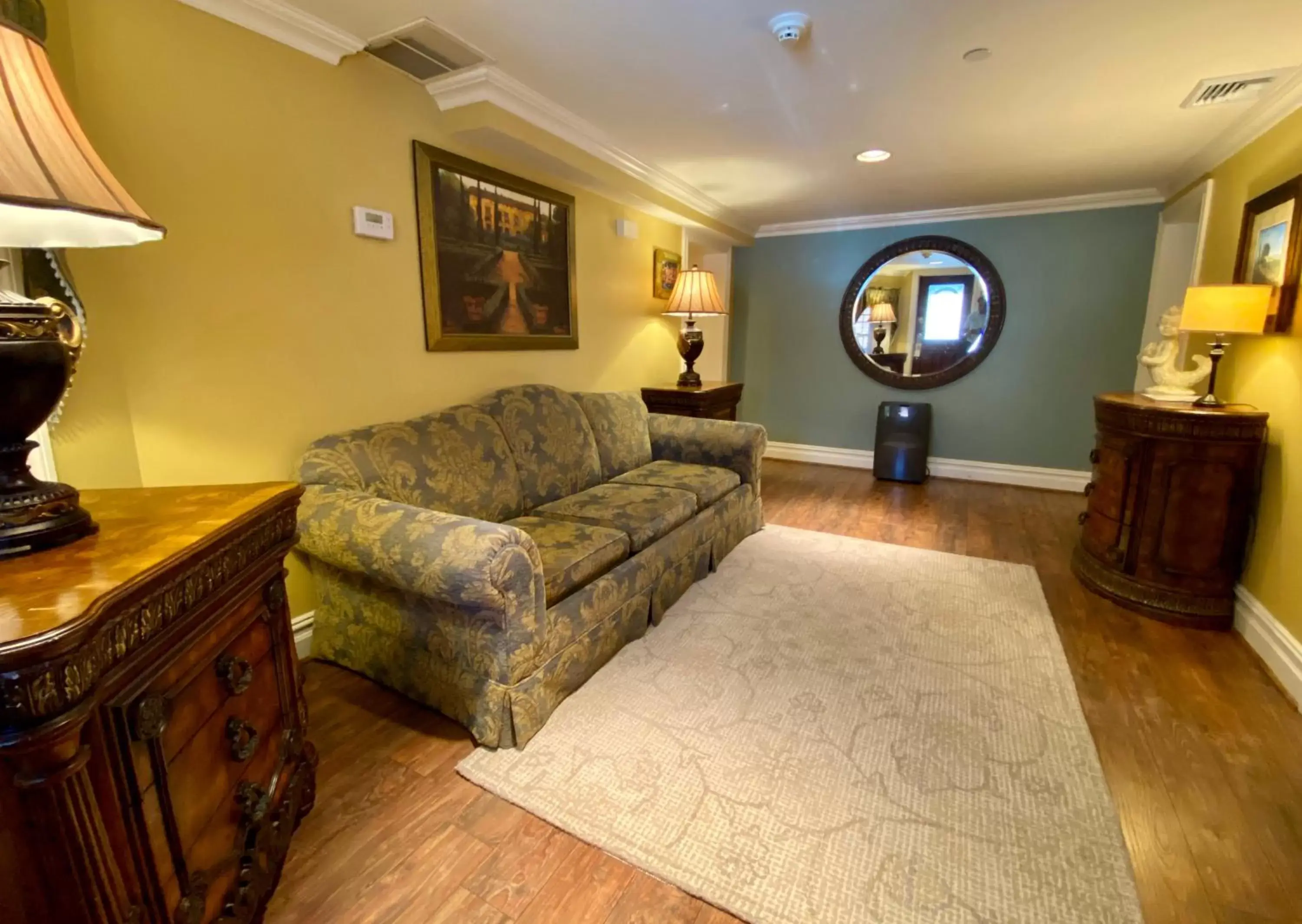 Seating Area in Atlantis Inn Hotel