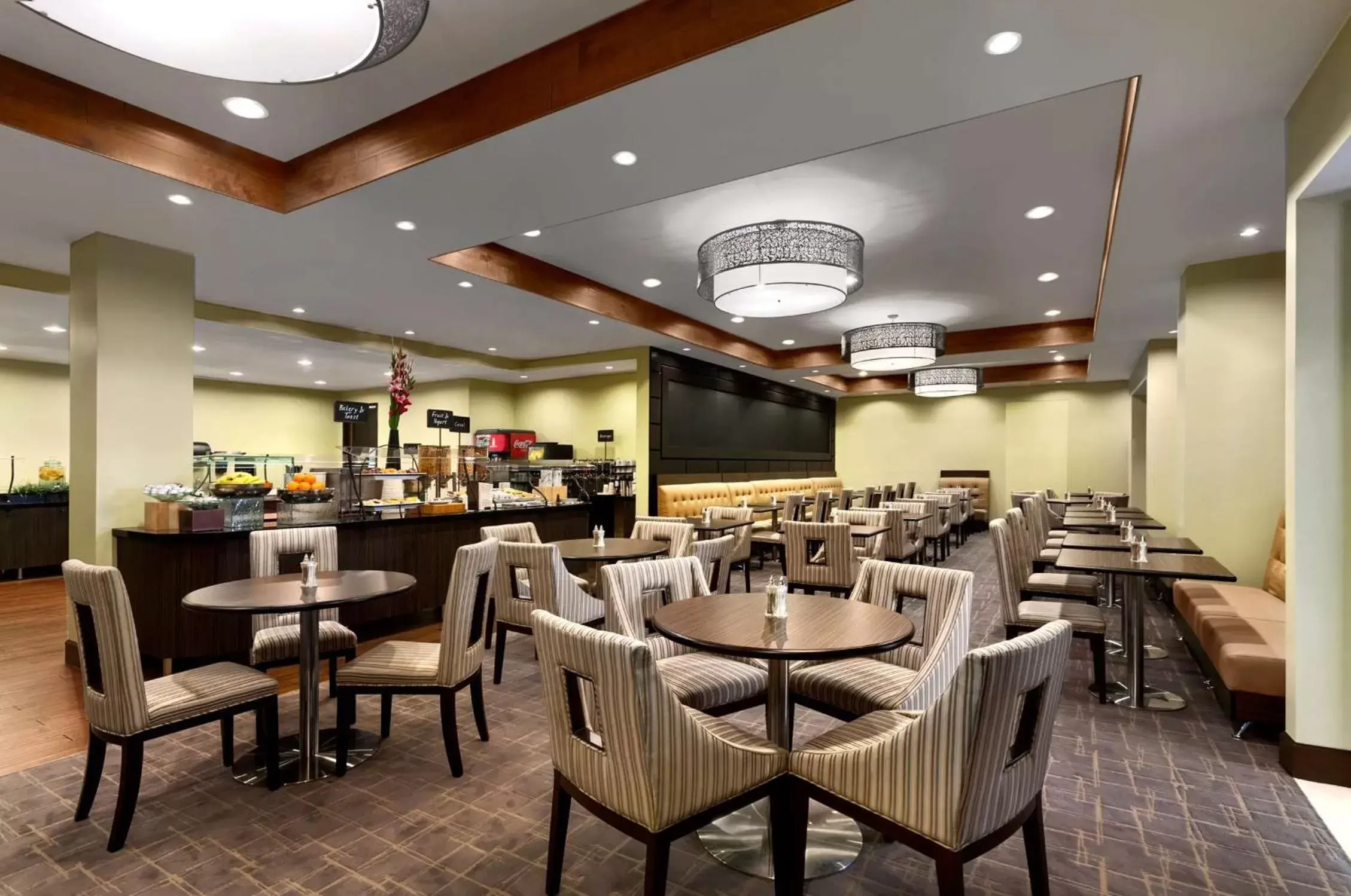 Dining area, Restaurant/Places to Eat in Embassy Suites by Hilton Salt Lake West Valley City
