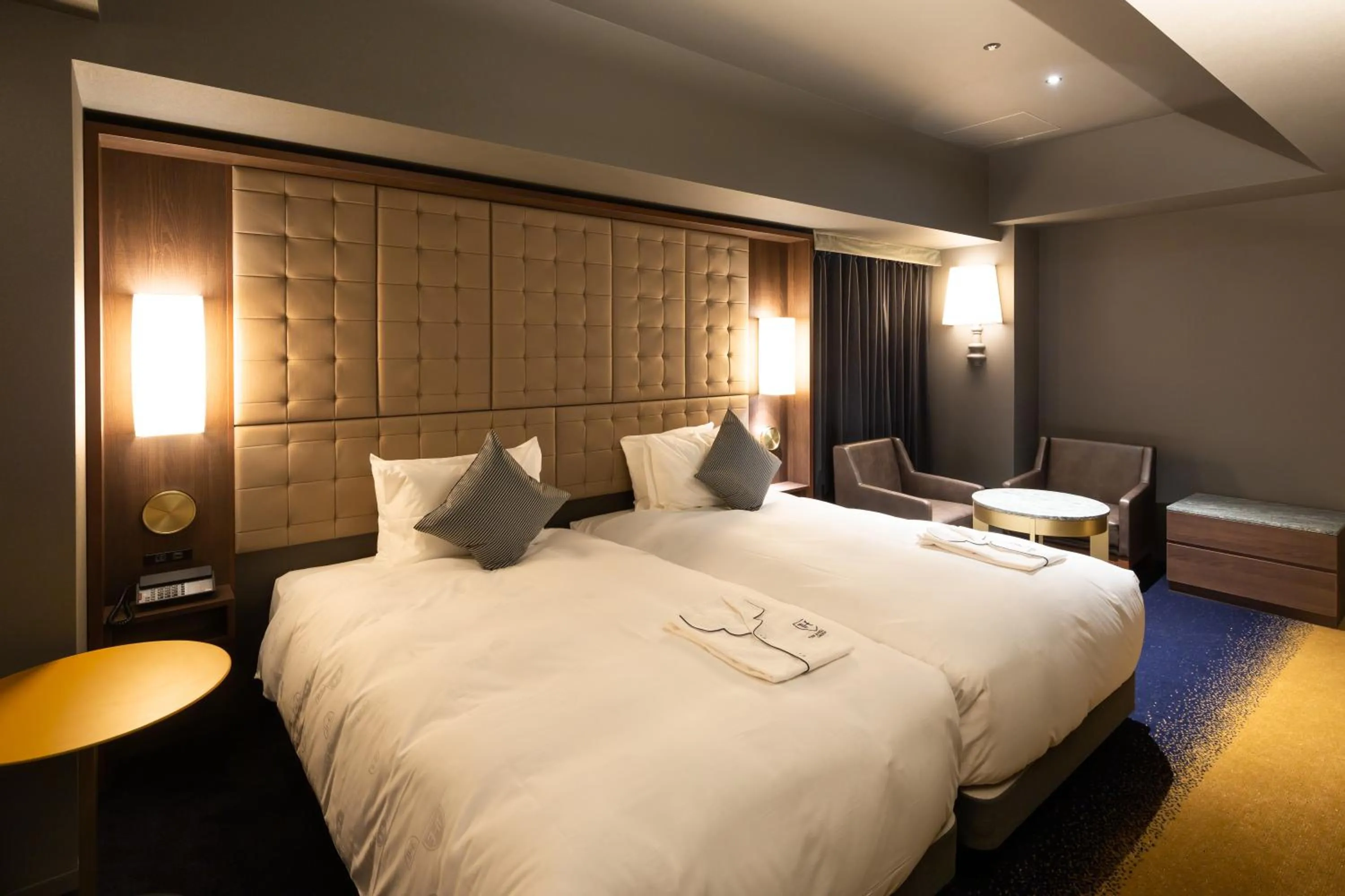 Bed in The Royal Park Canvas - Ginza 8