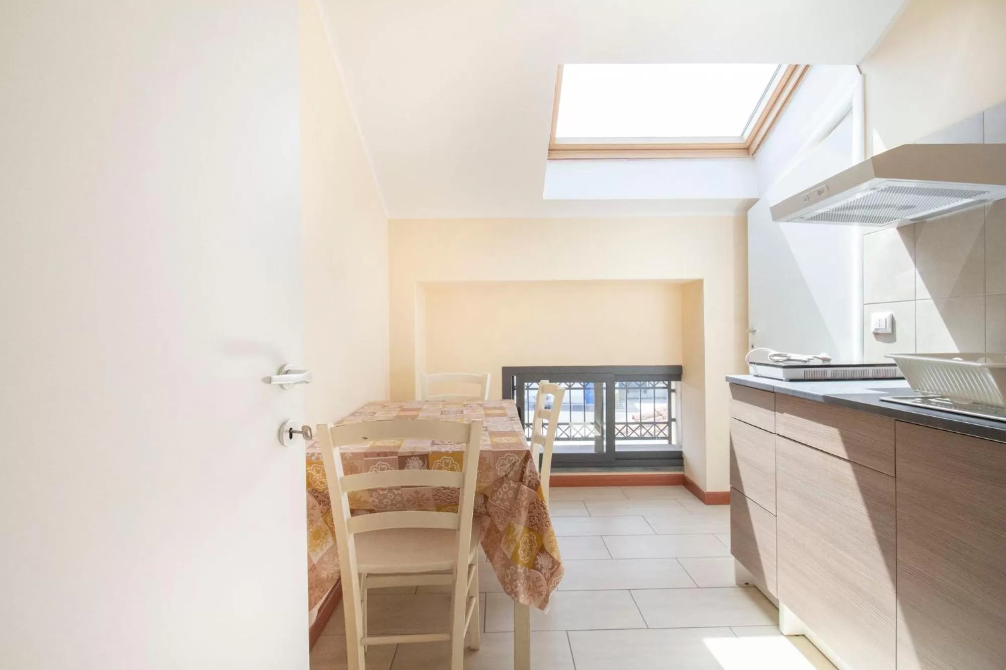 Royal Playa Suite and Apartament -private parking- self chek out