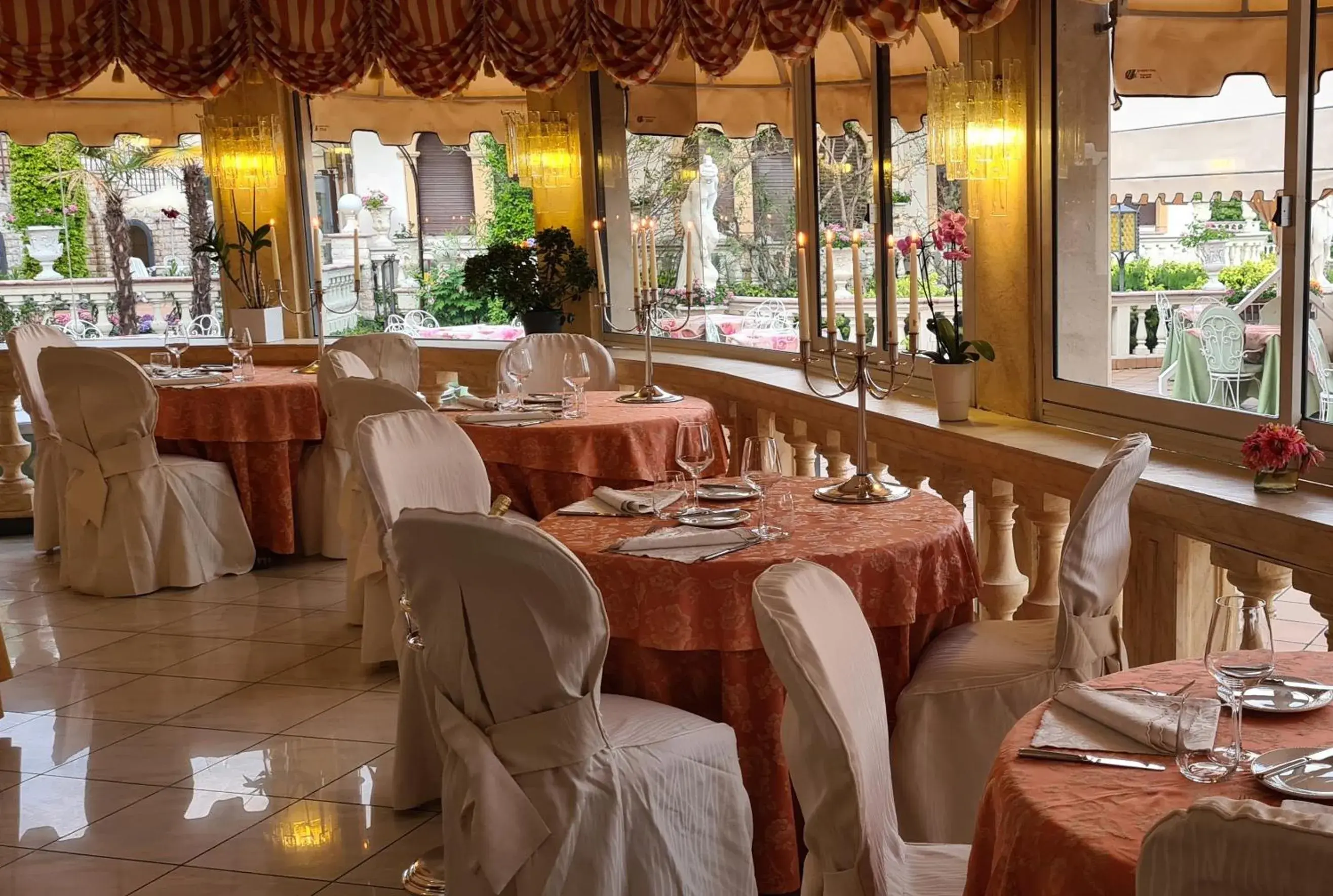 Restaurant/Places to Eat in Park Hotel Ville Montefiori