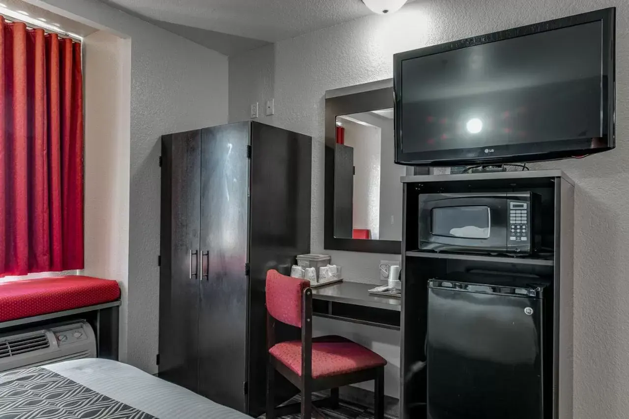 TV/Entertainment Center in Microtel Inn & Suites by Wyndham Oklahoma City Airport