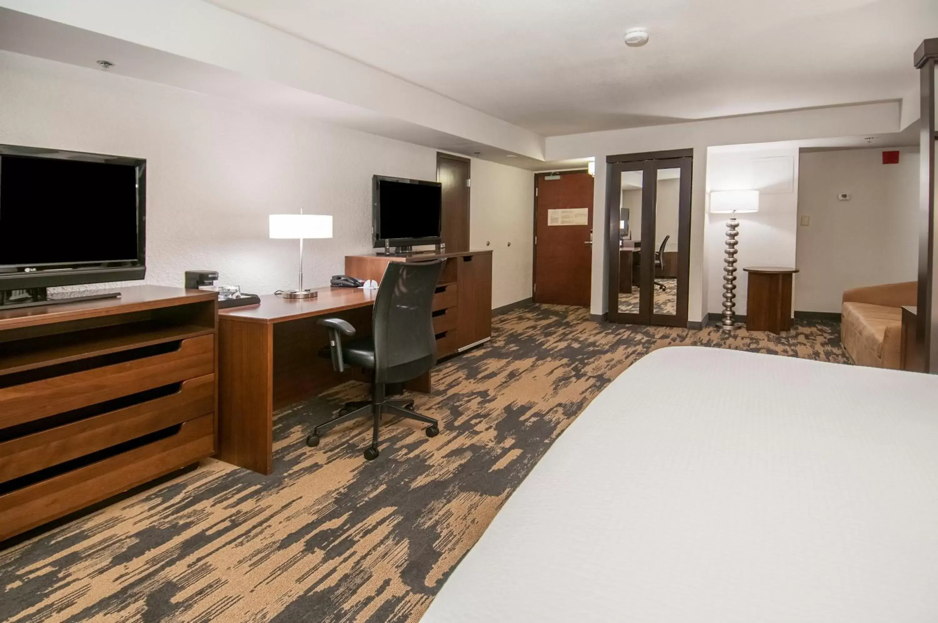 TV and multimedia, TV/Entertainment Center in Fairfield Inn & Suites by Marriott Dallas DFW Airport South/Irving