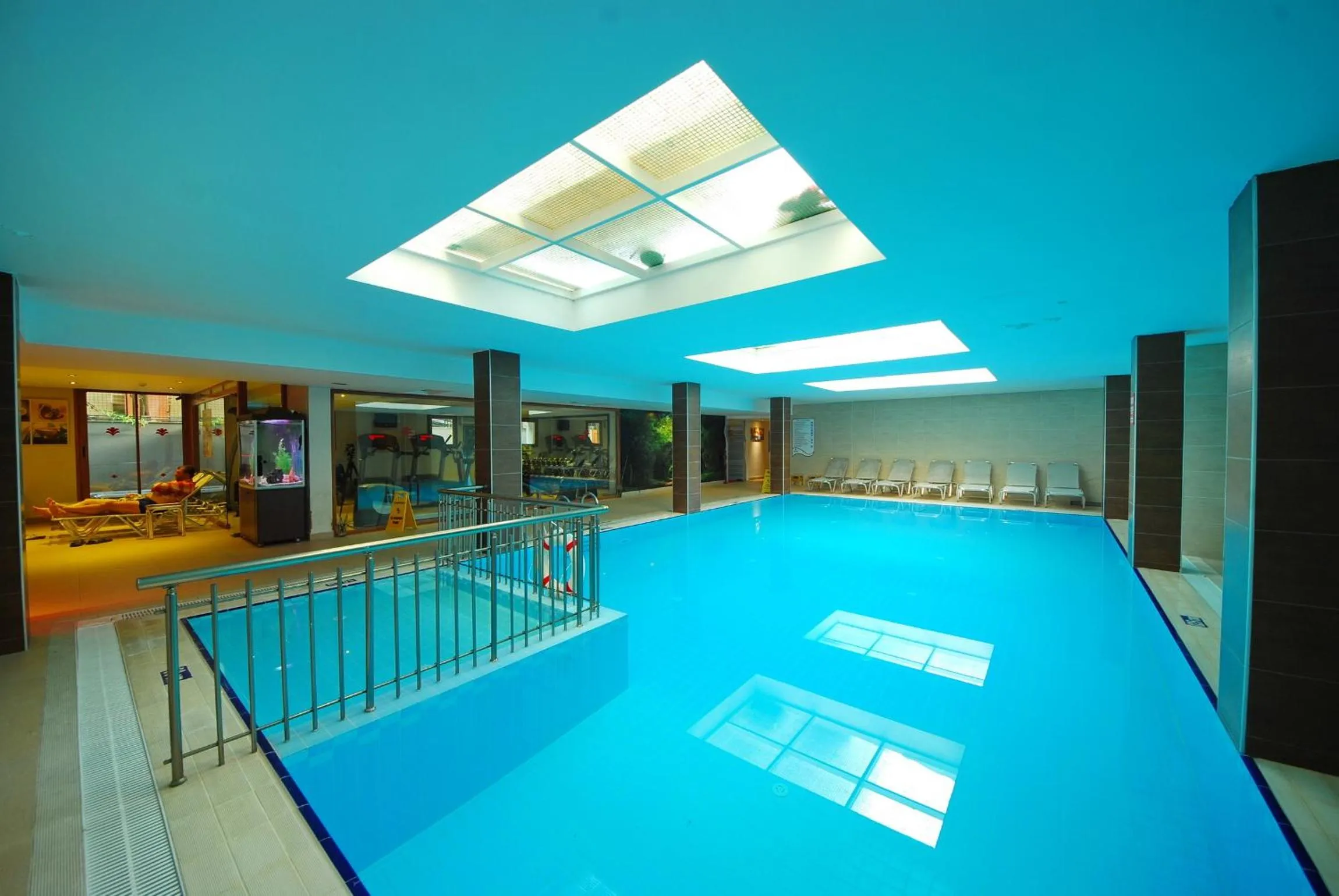 Swimming pool in Pasabey Hotel